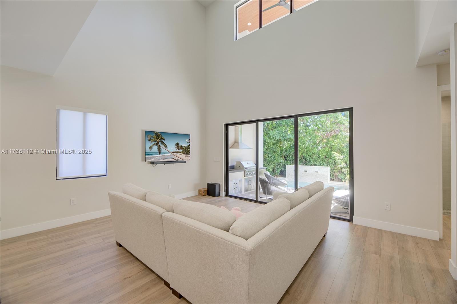 3480 Oak Ave, Coconut Grove, Florida image 13