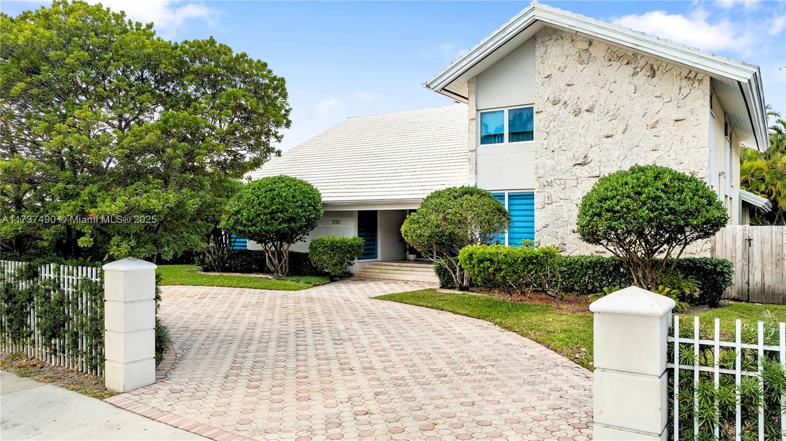 1251 Kane Concourse, Bay Harbor Islands, Florida image 2