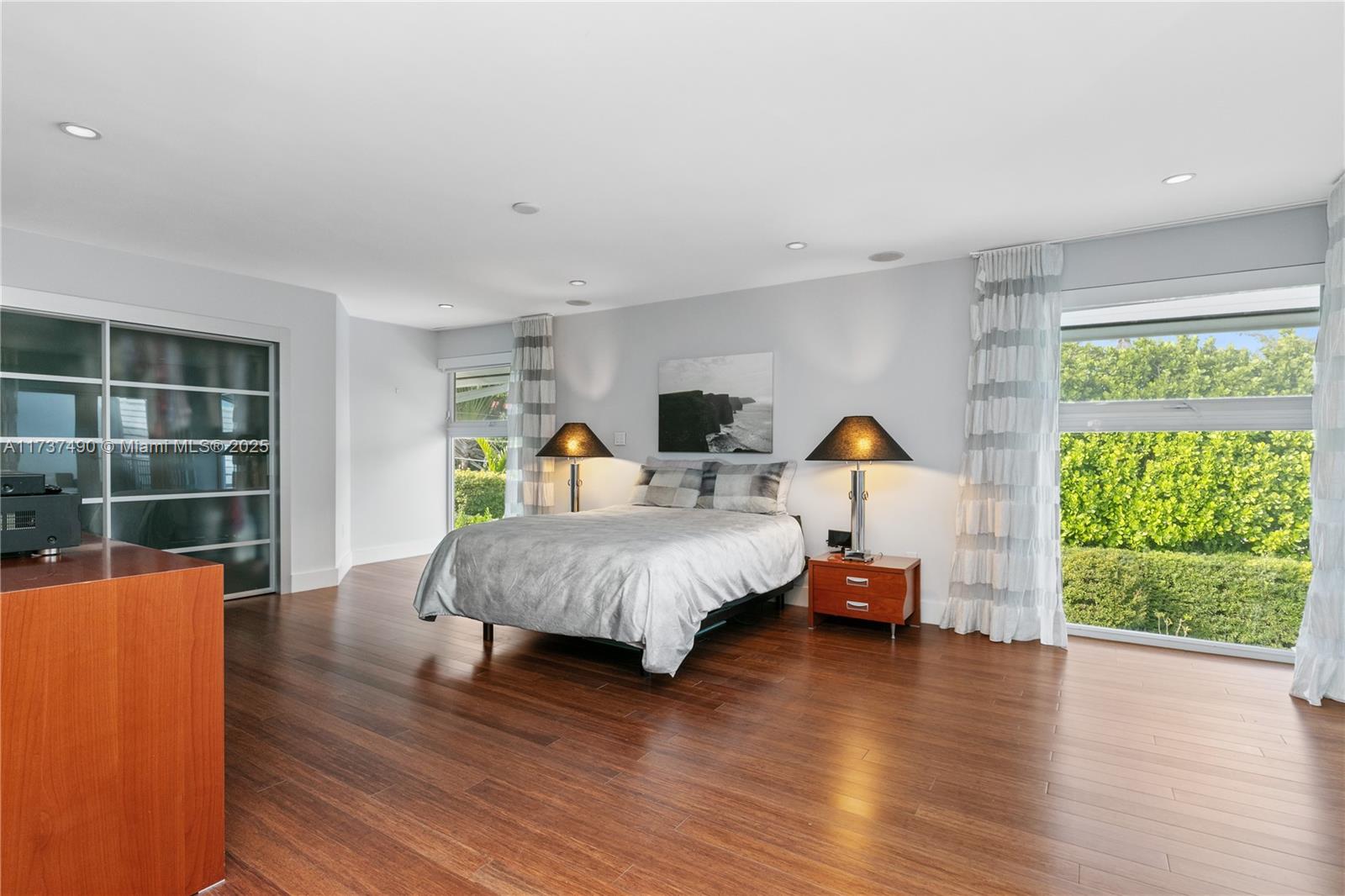 1251 Kane Concourse, Bay Harbor Islands, Florida image 27