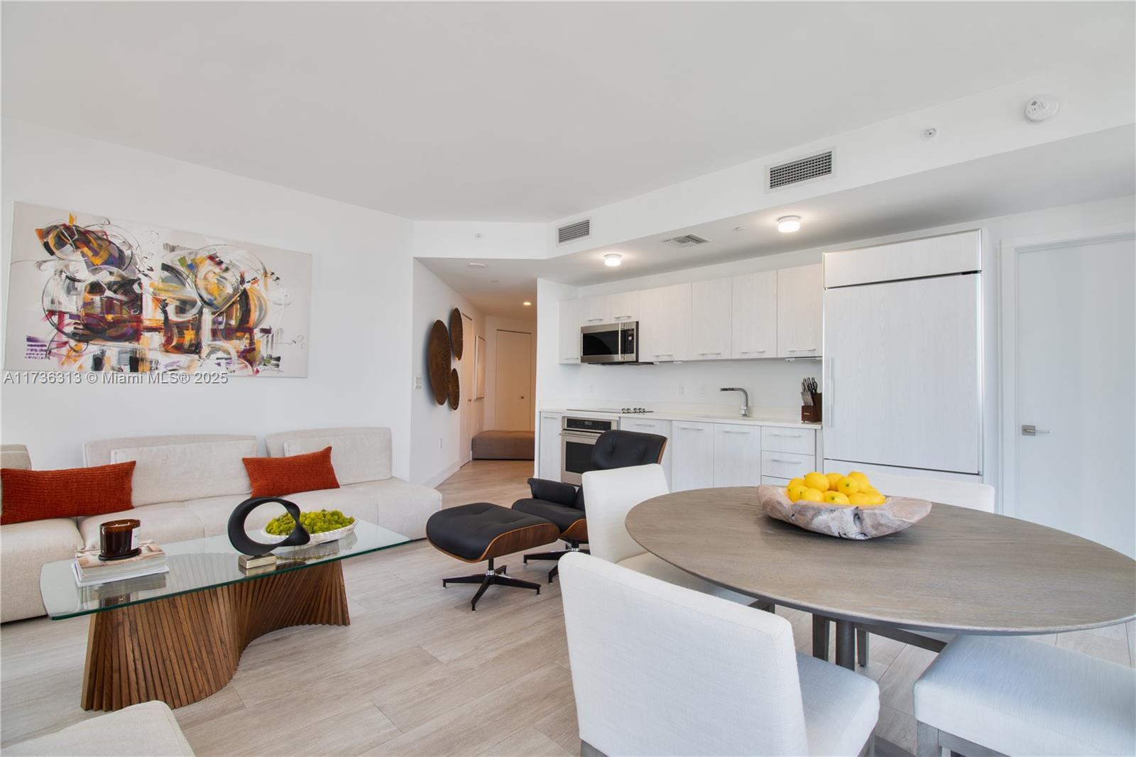 55 SW 9th St #1903, Miami FL 33130
