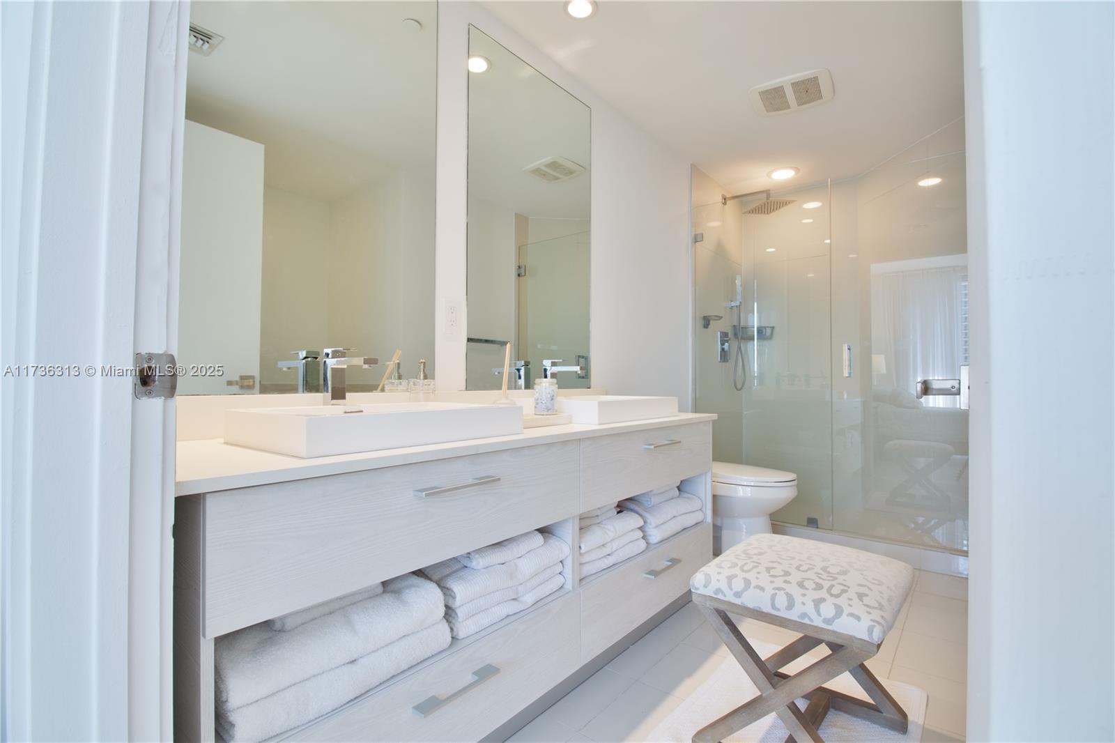 55 SW 9th St #1903, Miami FL 33130