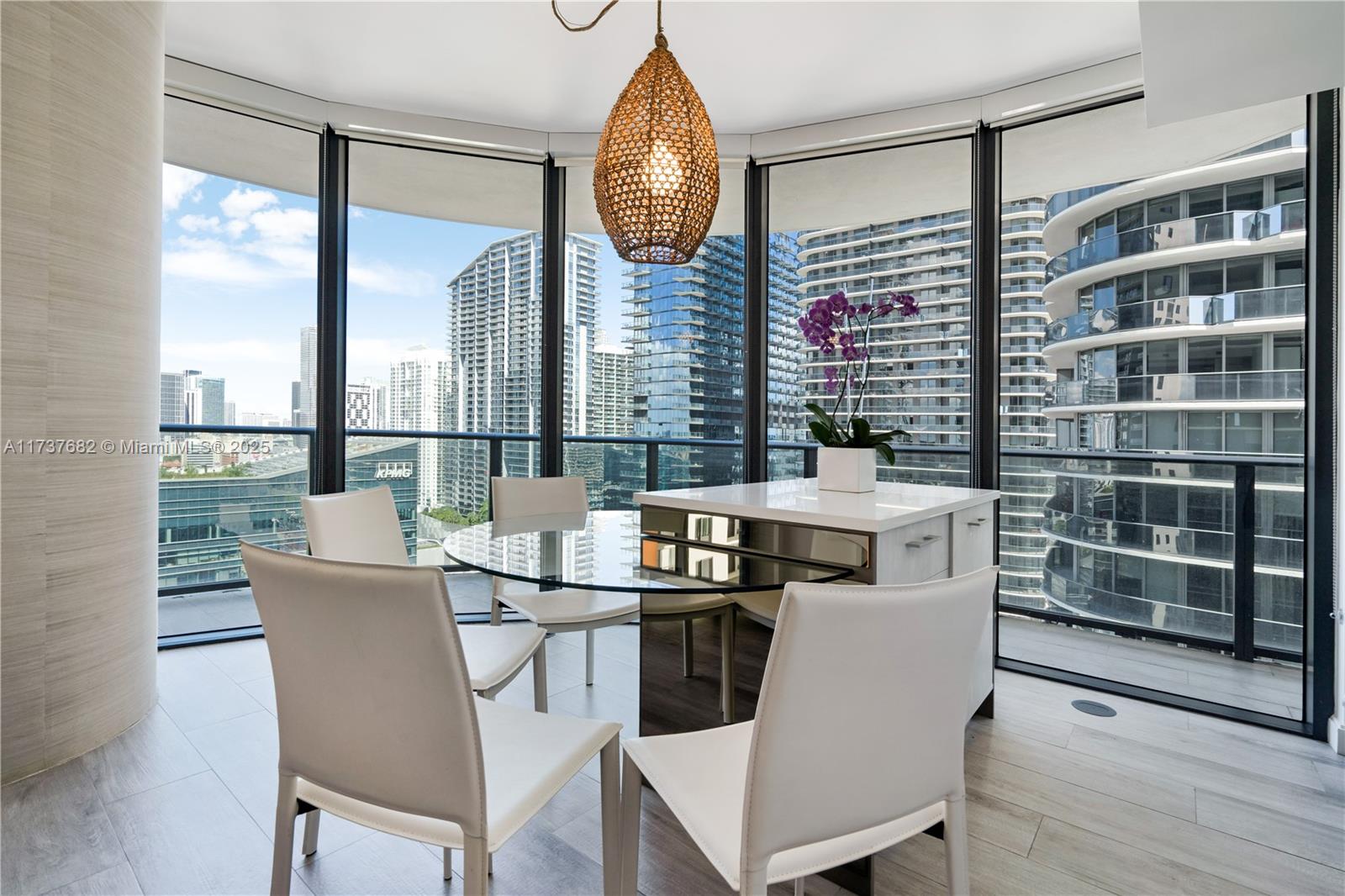 55 SW 9th St #2301, Miami FL 33130
