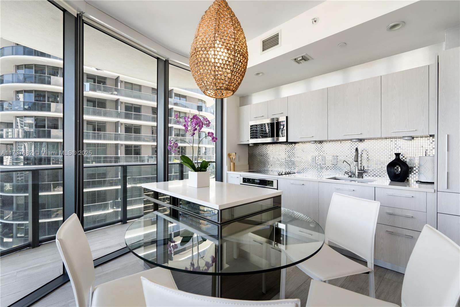 55 SW 9th St #2301, Miami FL 33130