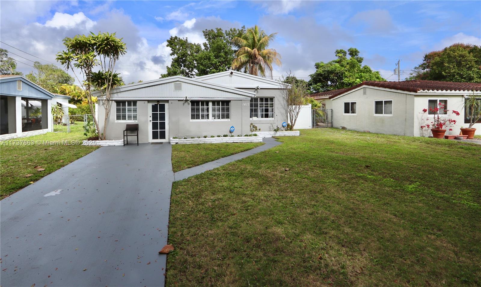 1415 NE 179th St, North Miami Beach, Florida image 2