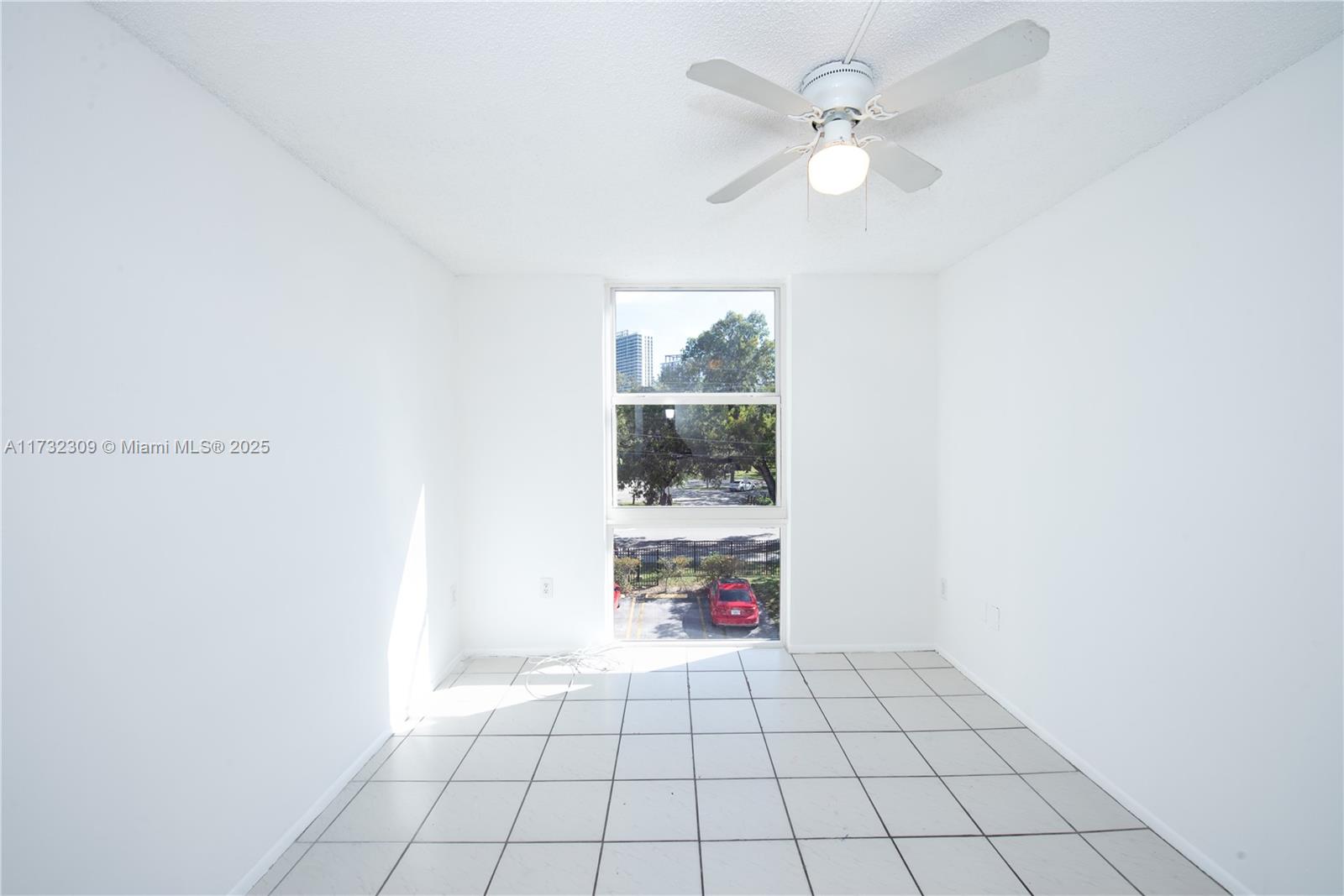 16950 W Dixie Hwy #B320, North Miami Beach, Florida image 14