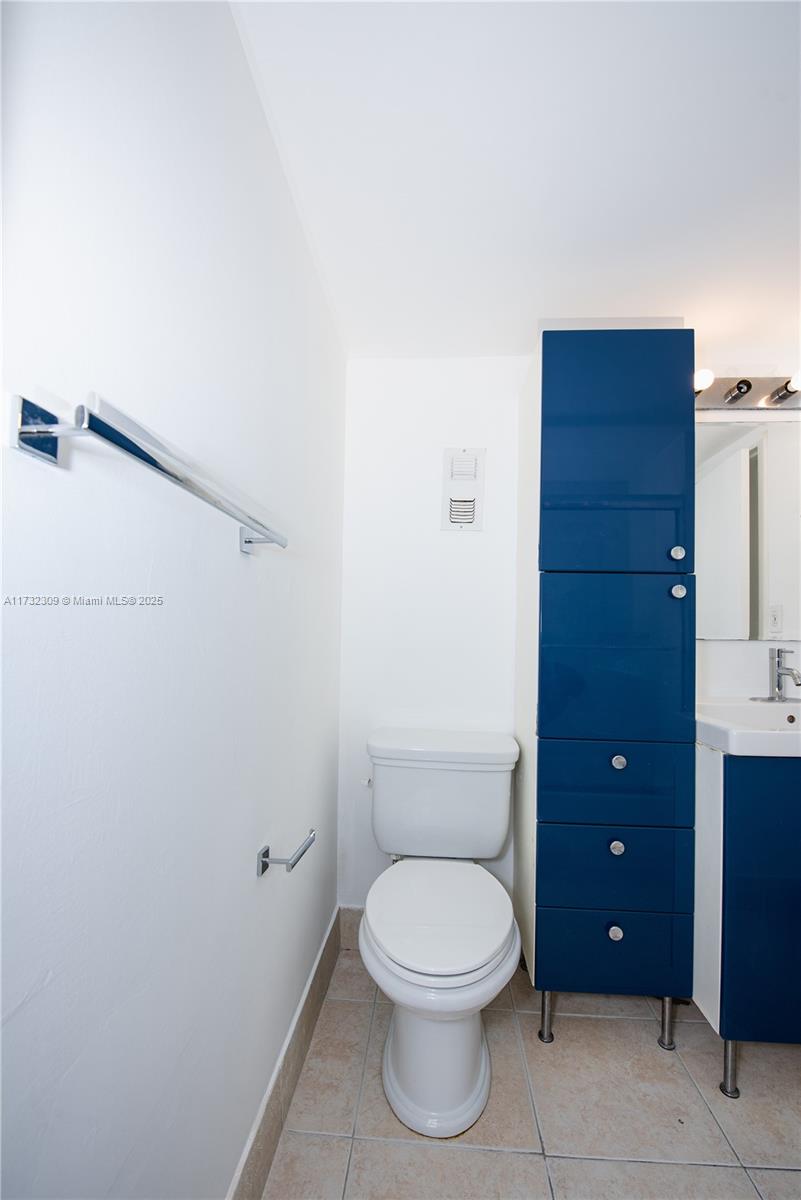 16950 W Dixie Hwy #B320, North Miami Beach, Florida image 24