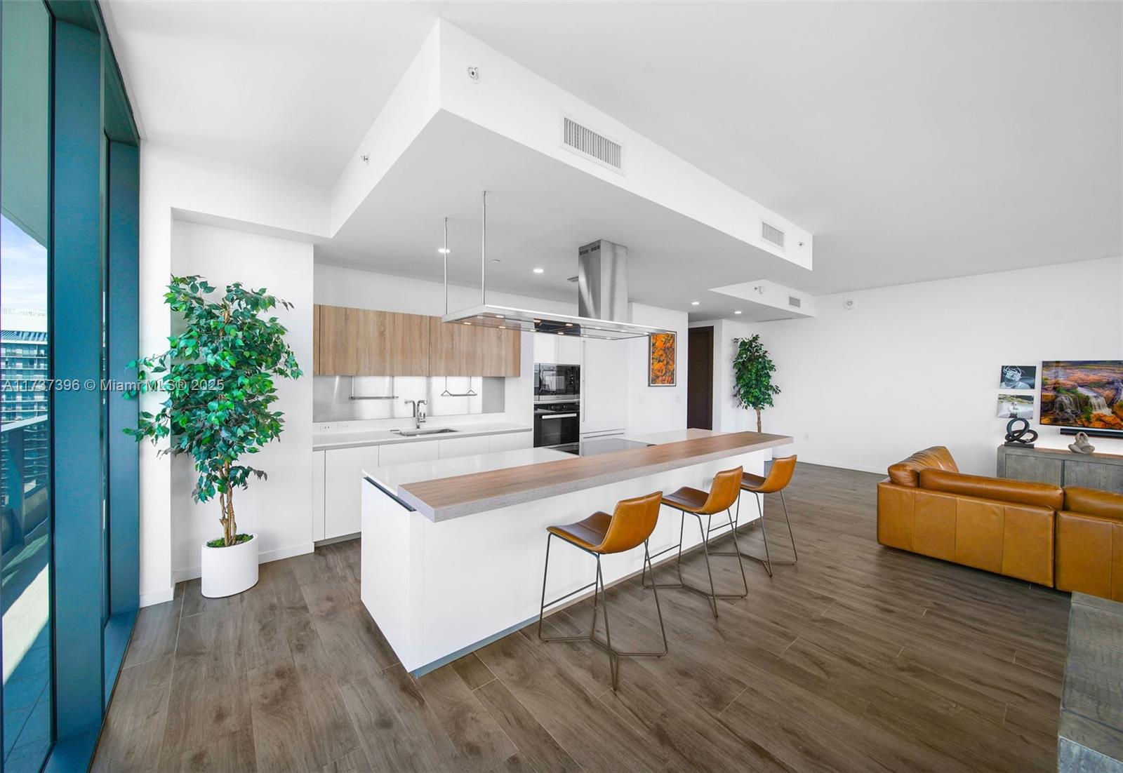 1000 Brickell Plaza #PH5002, Miami FL 33131