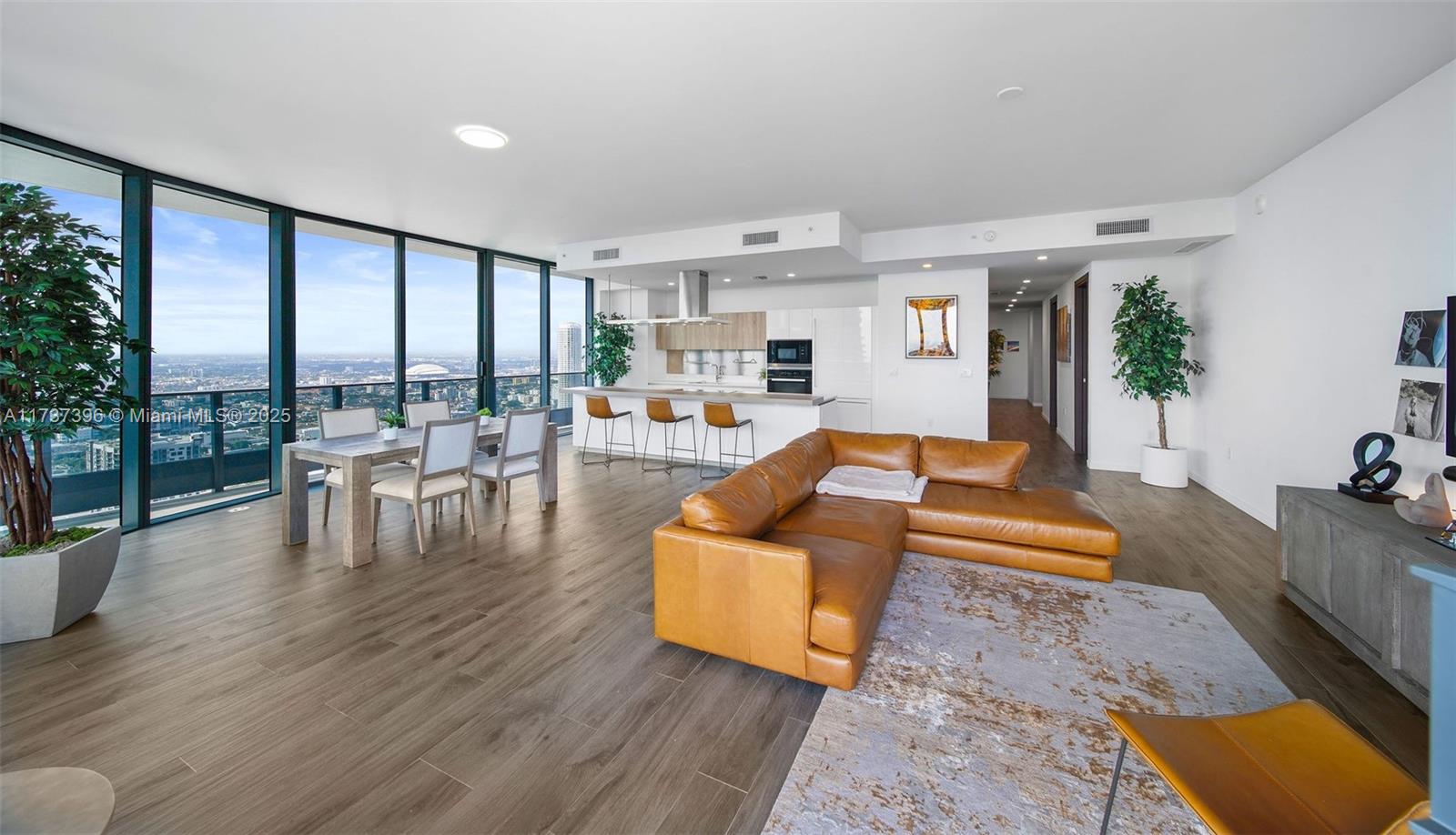 1000 Brickell Plaza #PH5002, Miami FL 33131