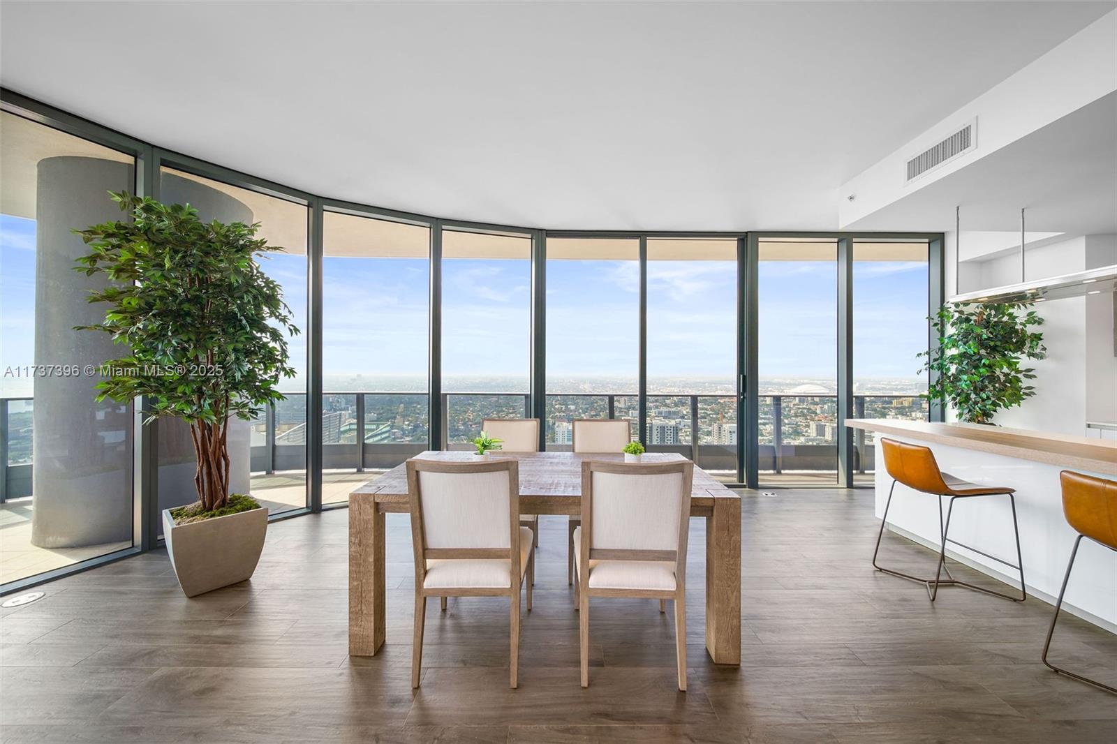 1000 Brickell Plaza #PH5002, Miami FL 33131