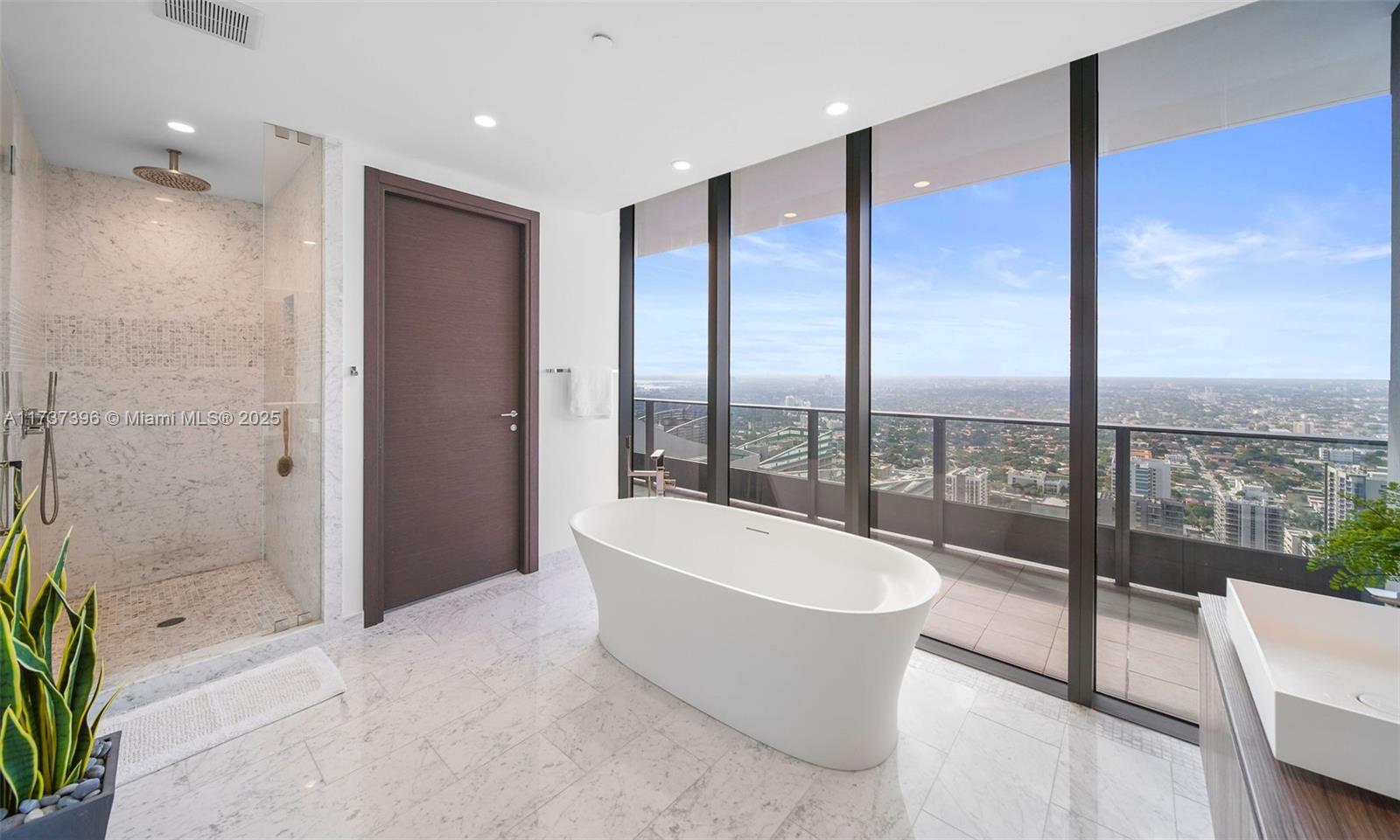 1000 Brickell Plaza #PH5002, Miami FL 33131