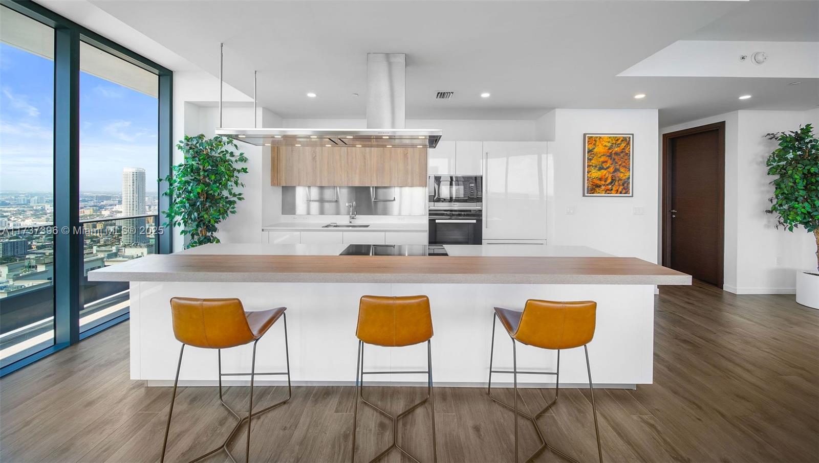 1000 Brickell Plaza #PH5002, Miami FL 33131