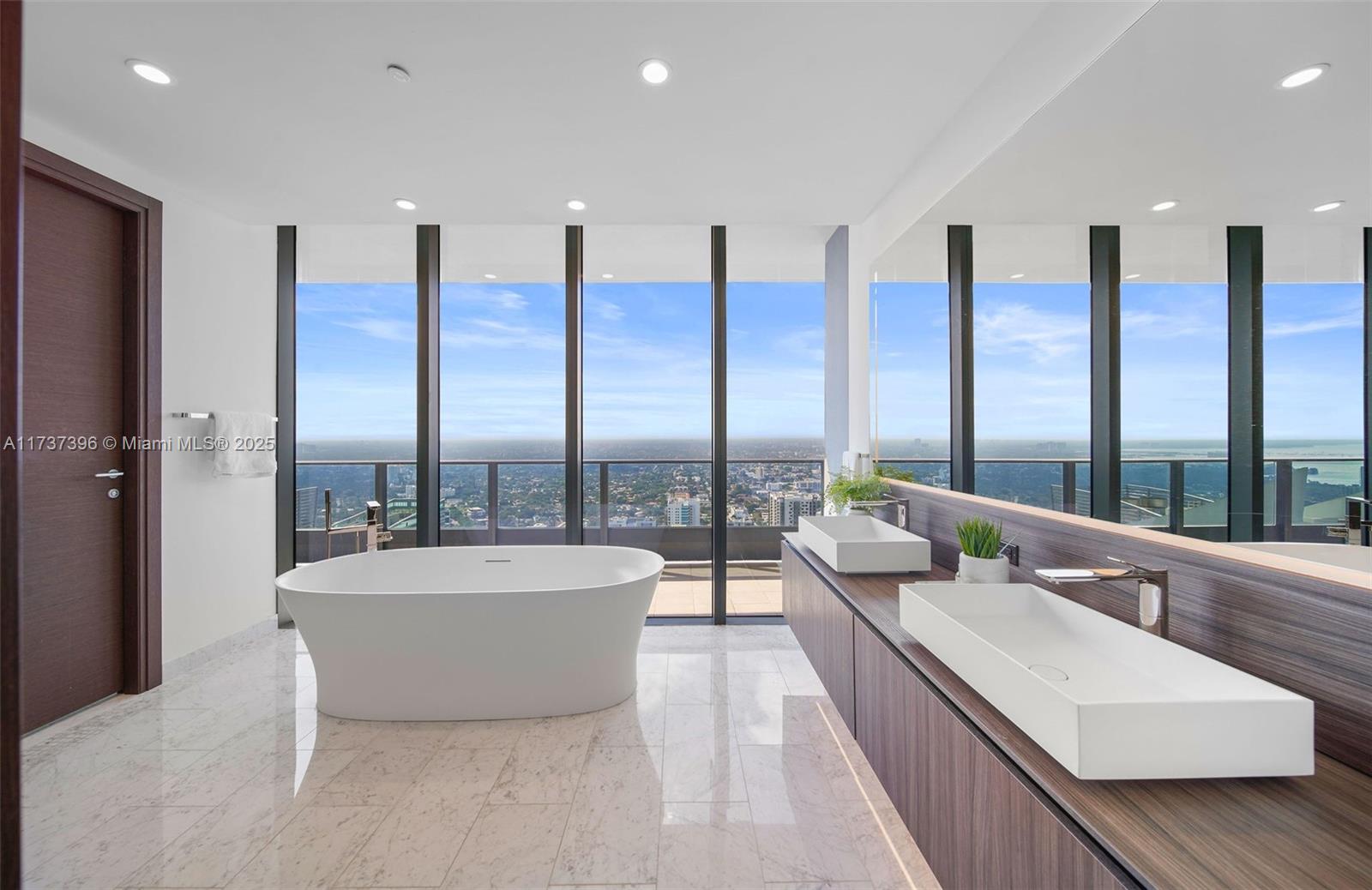 1000 Brickell Plaza #PH5002, Miami FL 33131