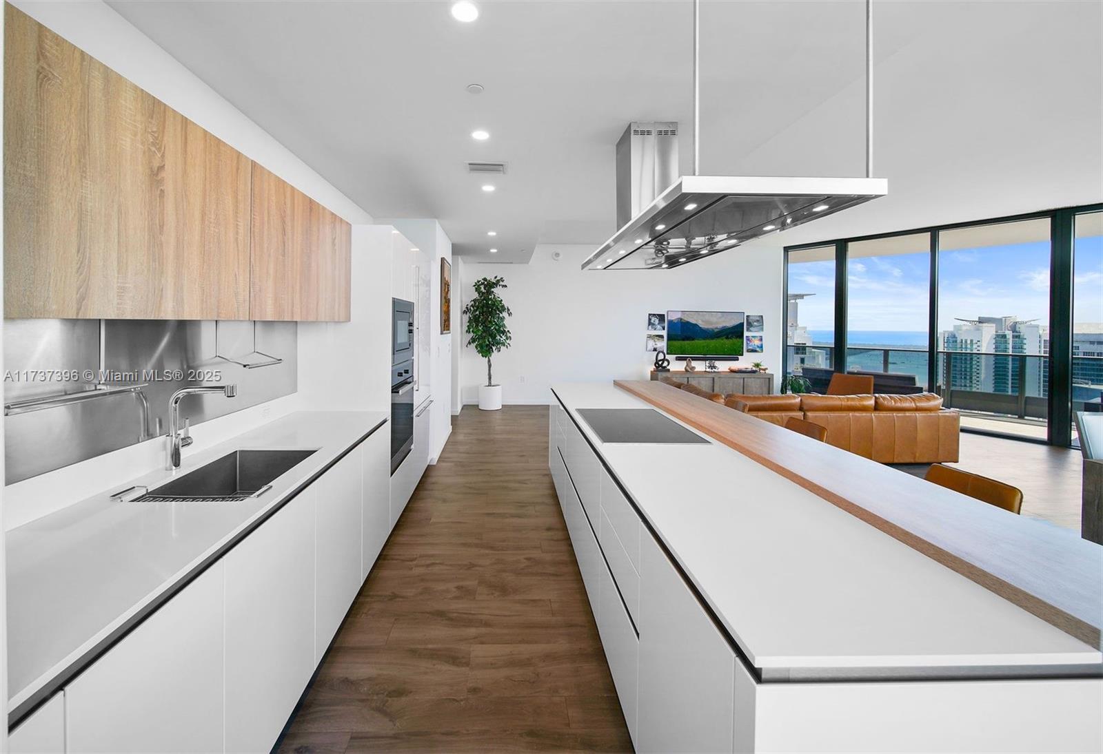 1000 Brickell Plaza #PH5002, Miami FL 33131