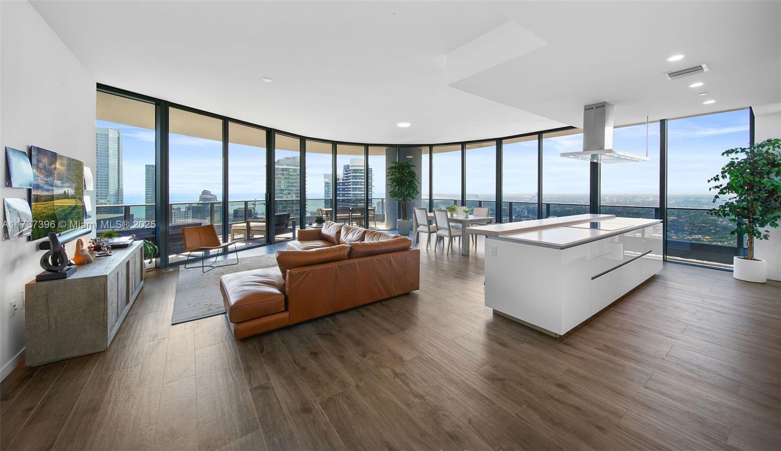 1000 Brickell Plaza #PH5002, Miami FL 33131