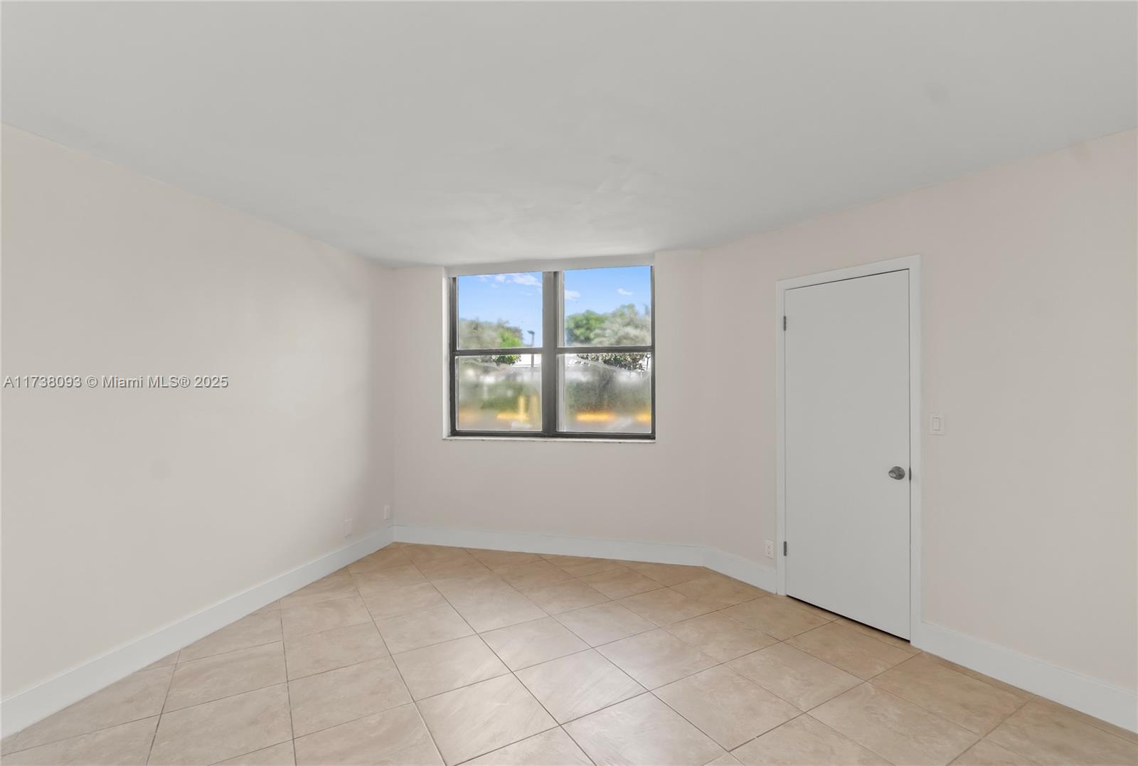 215 Lake Pointe Dr #105, Oakland Park, Florida image 4