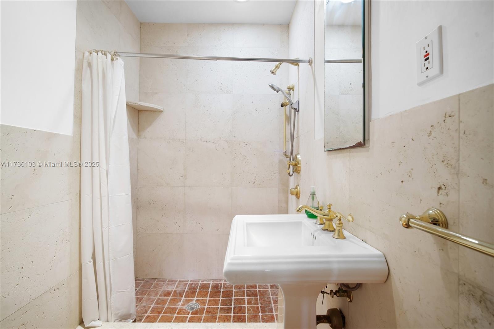 1539 Catalonia Ave, Coral Gables FL 33134
