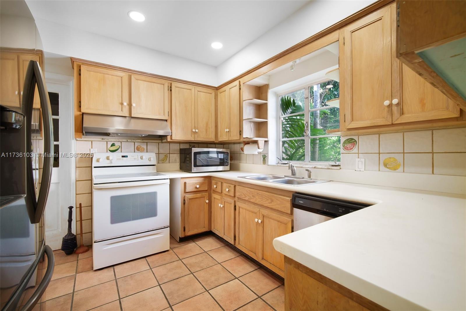 1539 Catalonia Ave, Coral Gables FL 33134