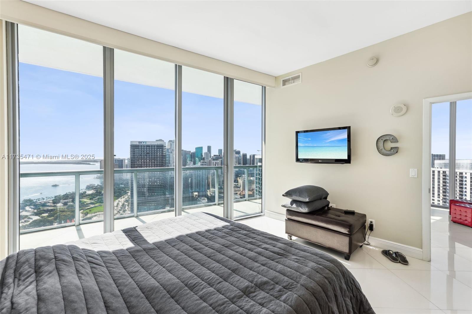 888 BISCAYNE BL #4901, Miami FL 33132
