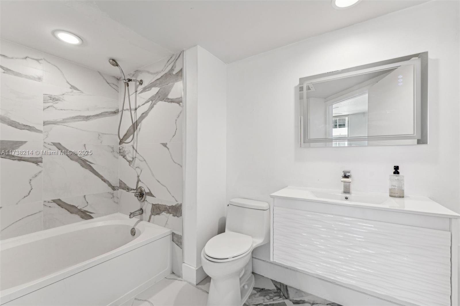 9201 Collins Ave #821, Surfside, Florida image 25