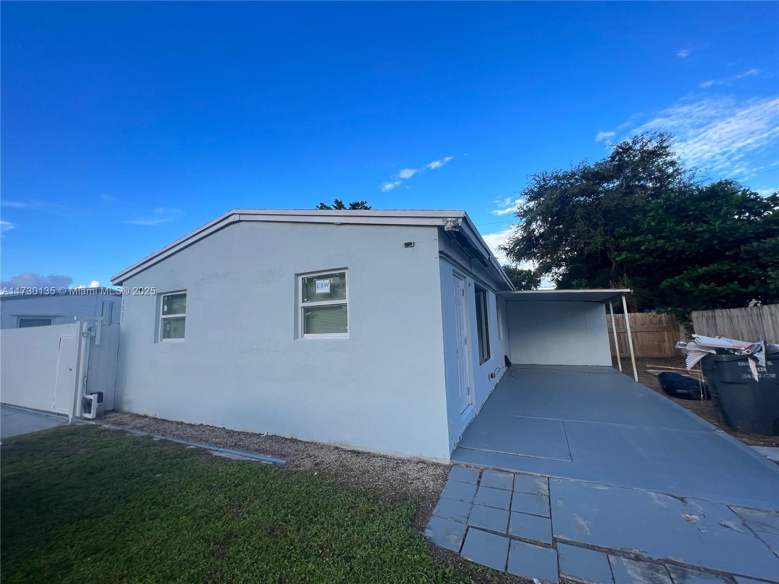 1331 N 69th Way, Hollywood, Florida image 2