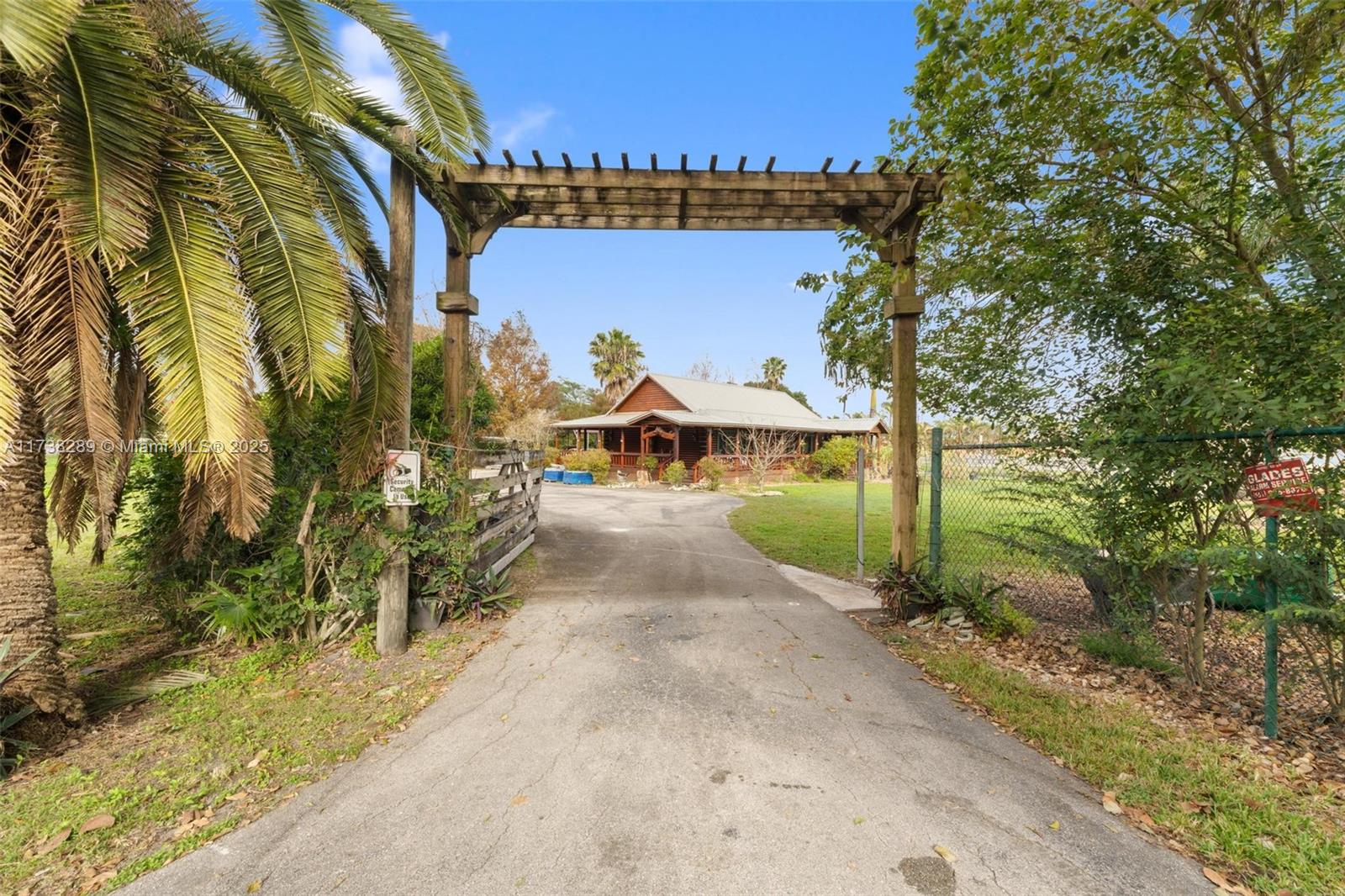 850 Old Us Highway 27, South Bay, Florida image 2