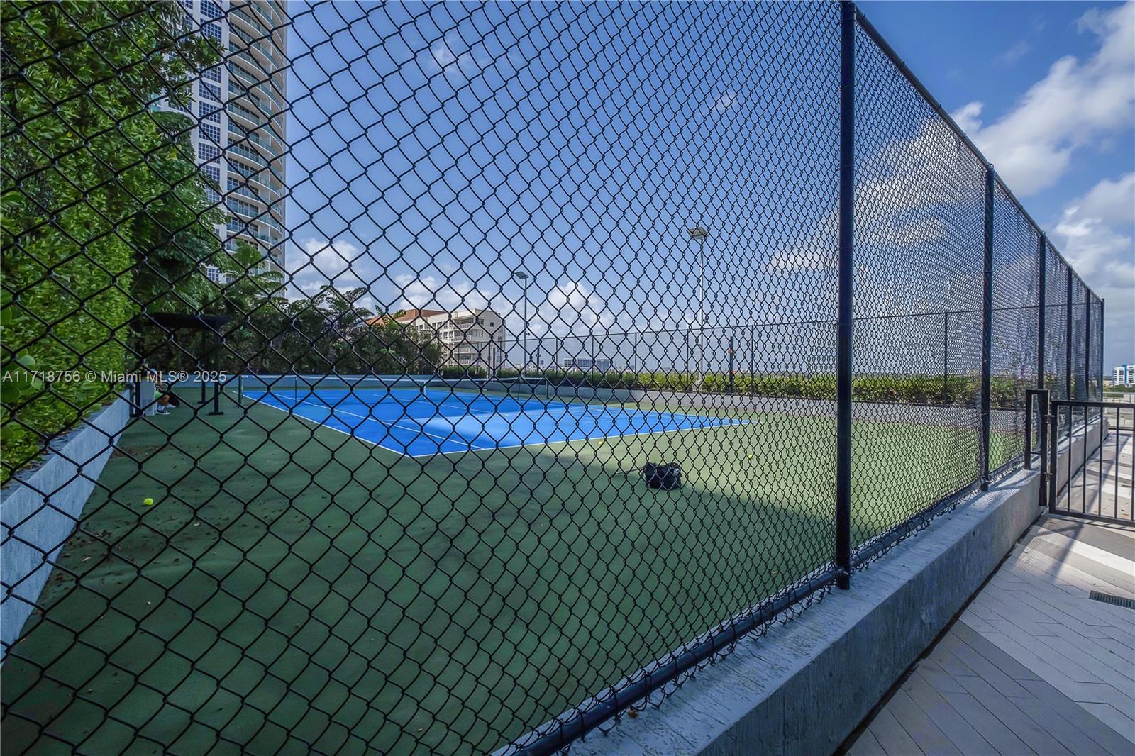 121 NE 34th St #2206, Miami FL 33137