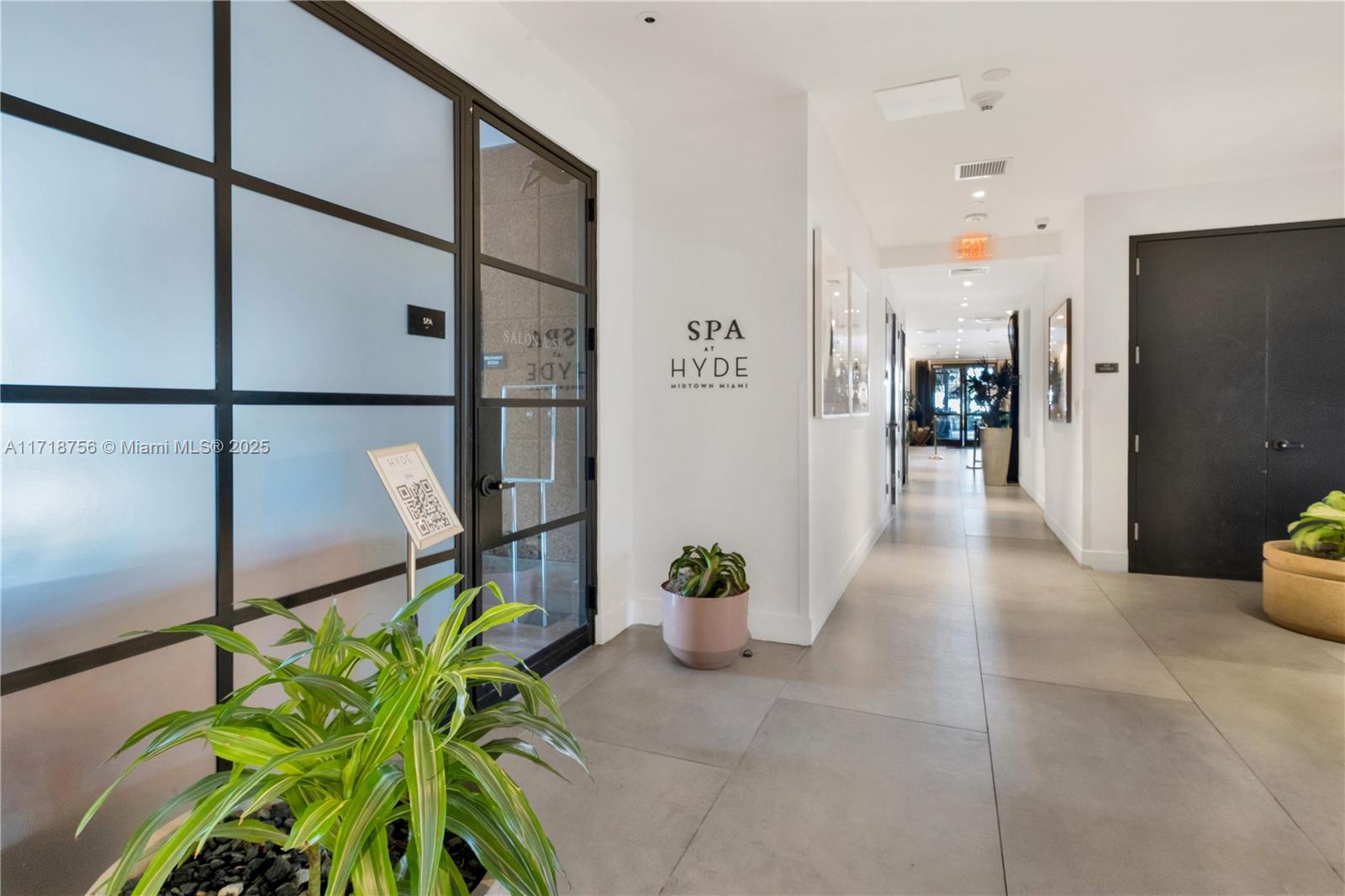 121 NE 34th St #2206, Miami FL 33137