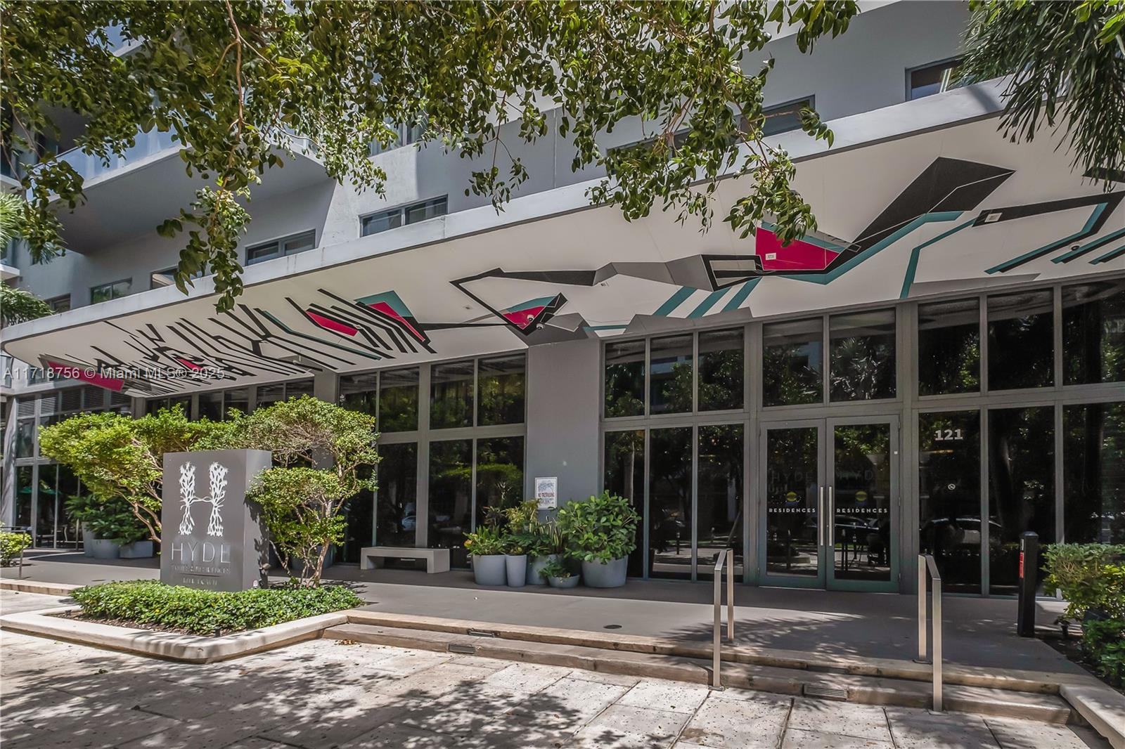 121 NE 34th St #2206, Miami FL 33137