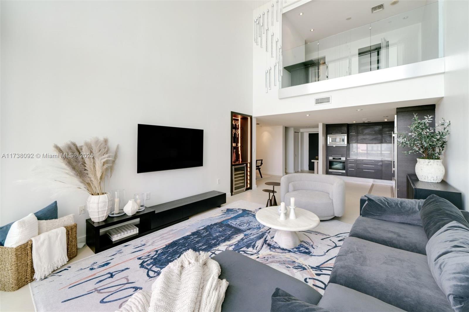 900 Biscayne Blvd #905, Miami FL 33132