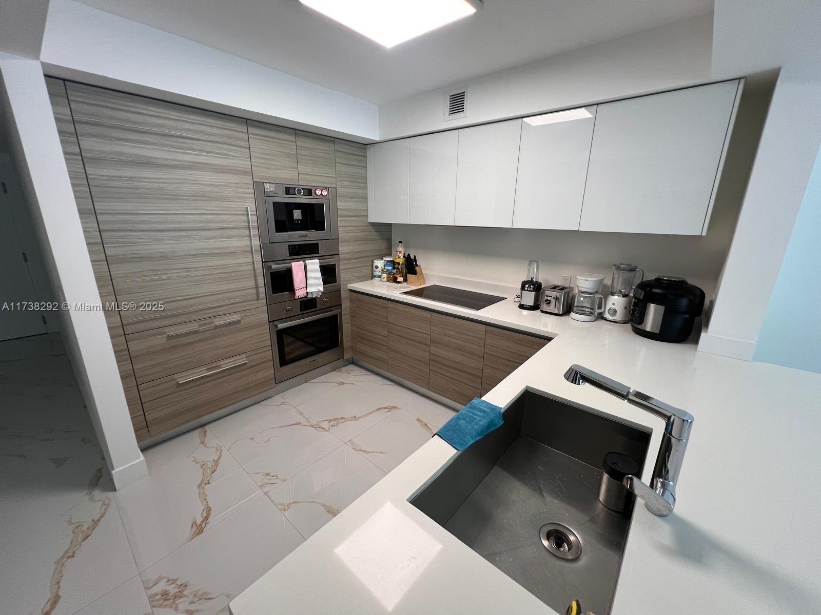 300 Sunny Isles Blvd Unit 4-1504, Sunny Isles Beach, Florida 33160
