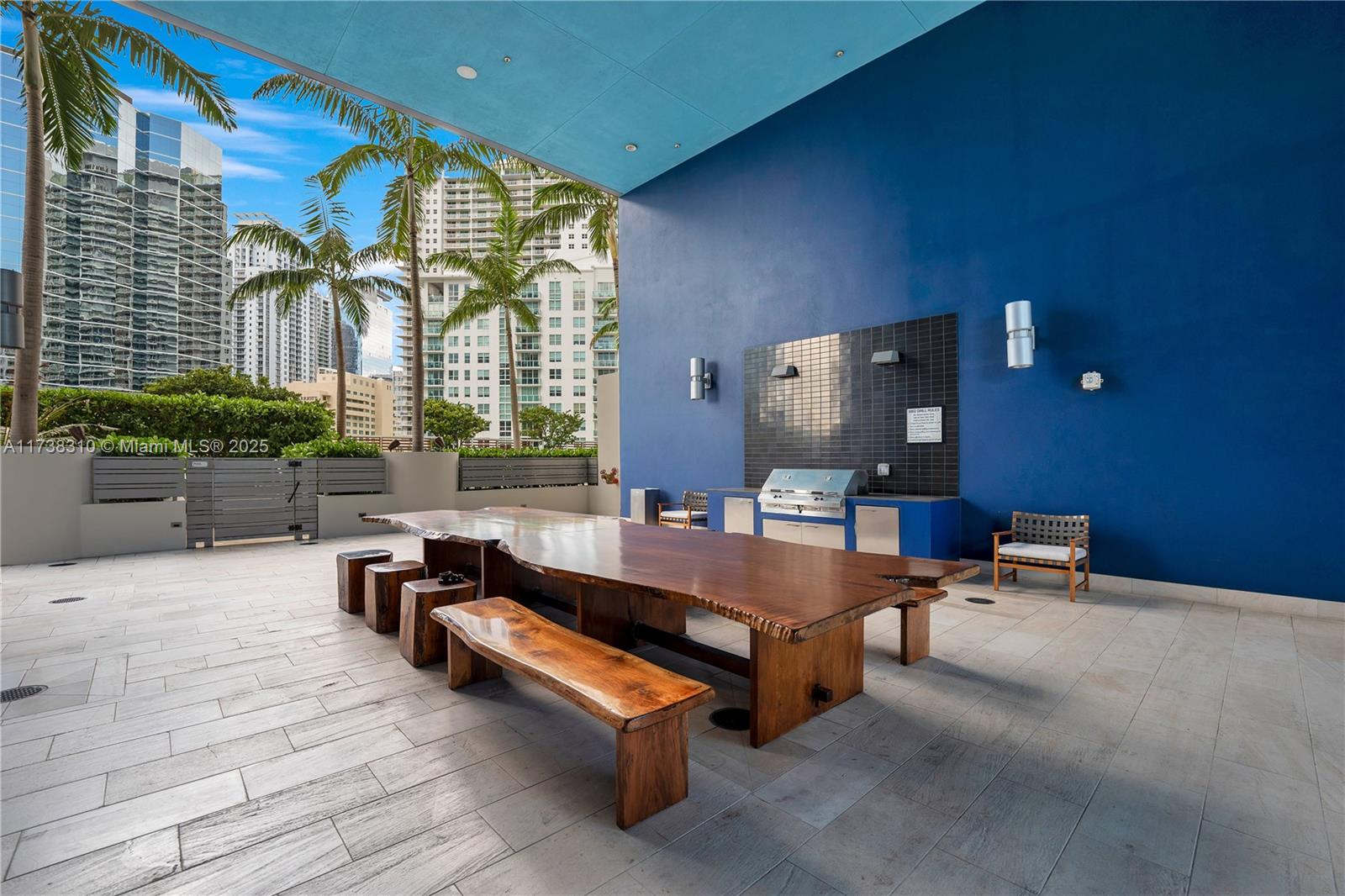 1300 Brickell Bay Dr #2512, Miami FL 33131