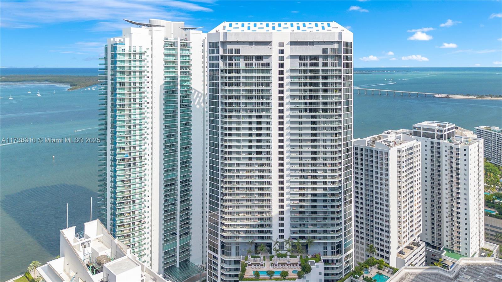 1300 Brickell Bay Dr #2512, Miami FL 33131