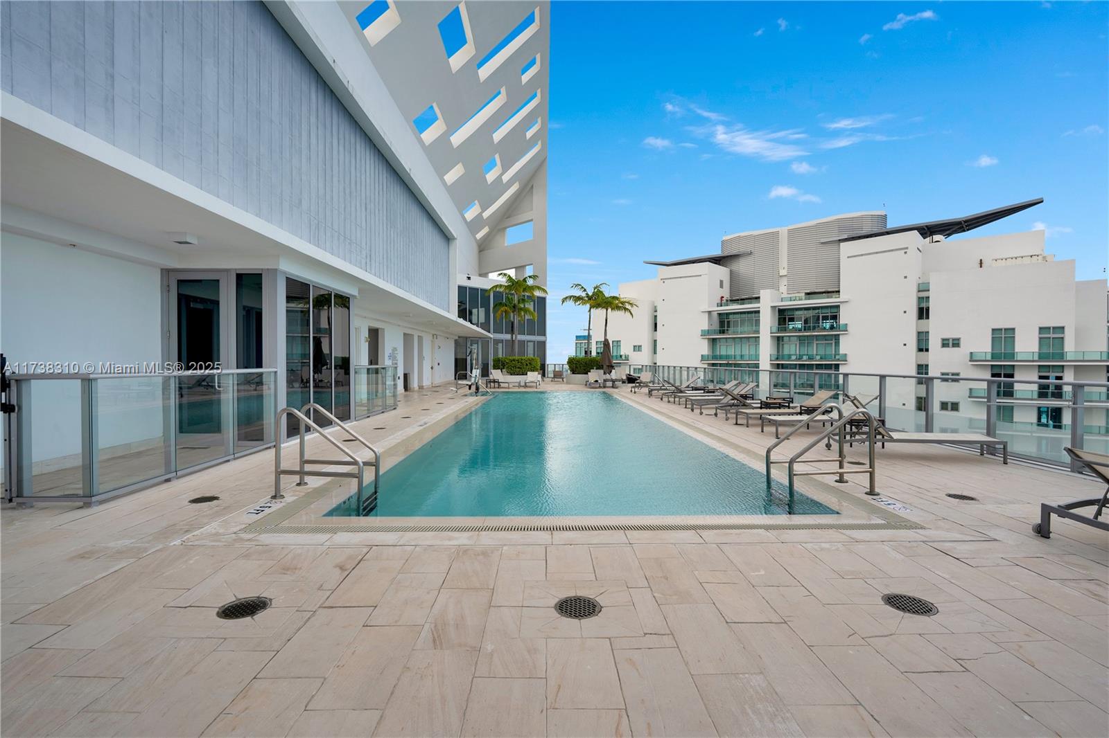 1300 Brickell Bay Dr #2512, Miami FL 33131