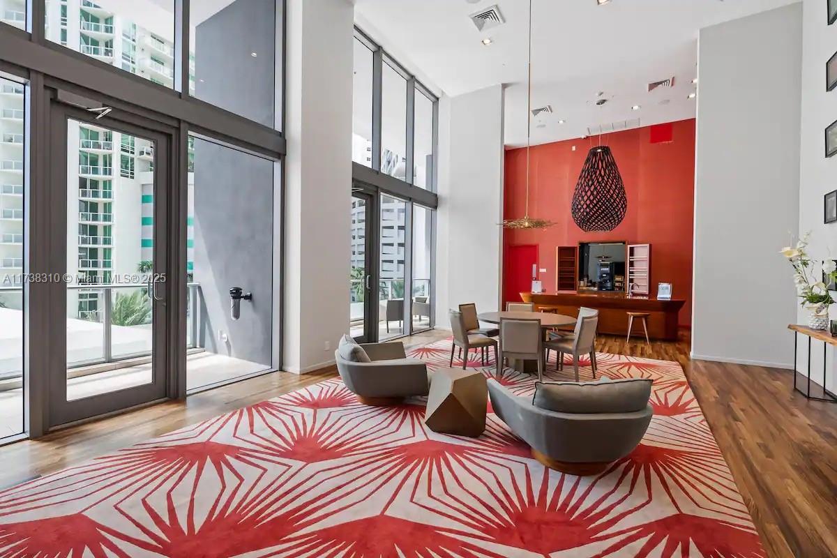 1300 Brickell Bay Dr #2512, Miami FL 33131