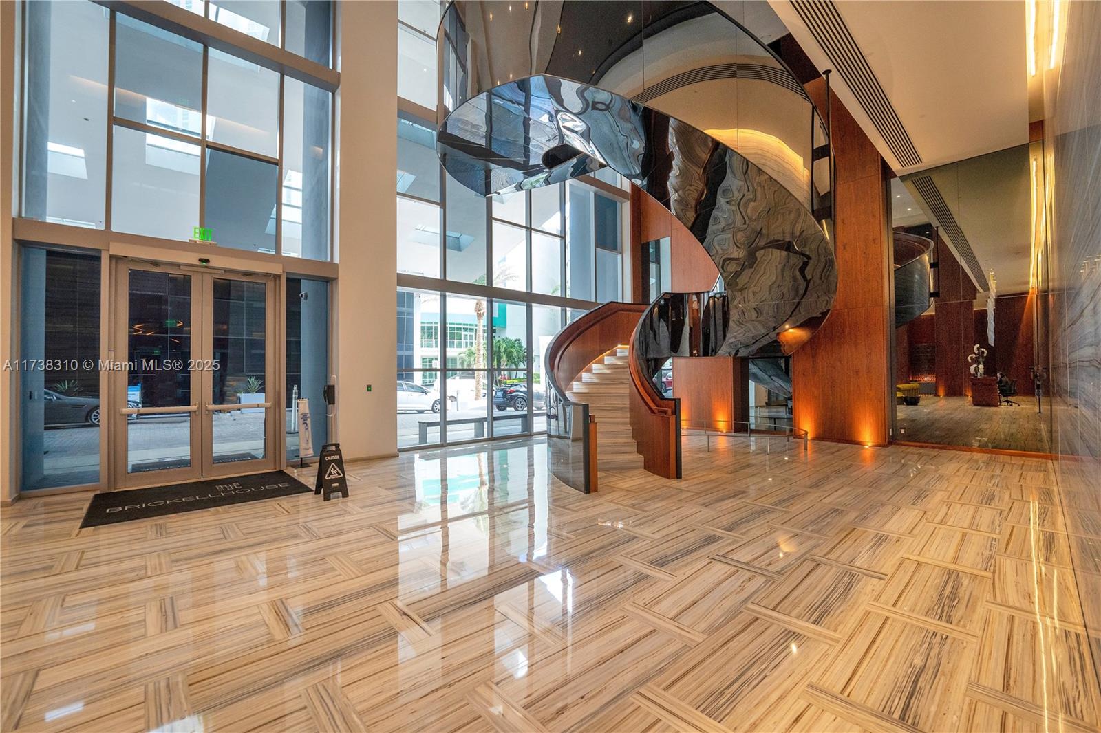 1300 Brickell Bay Dr #2512, Miami FL 33131