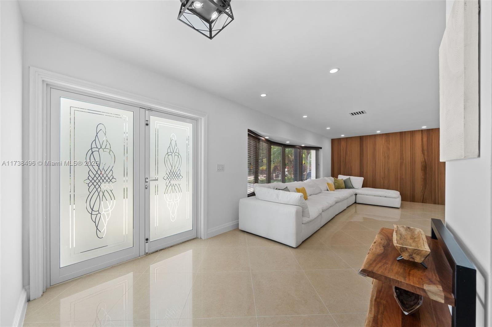 House for Sale in Hollywood, FL