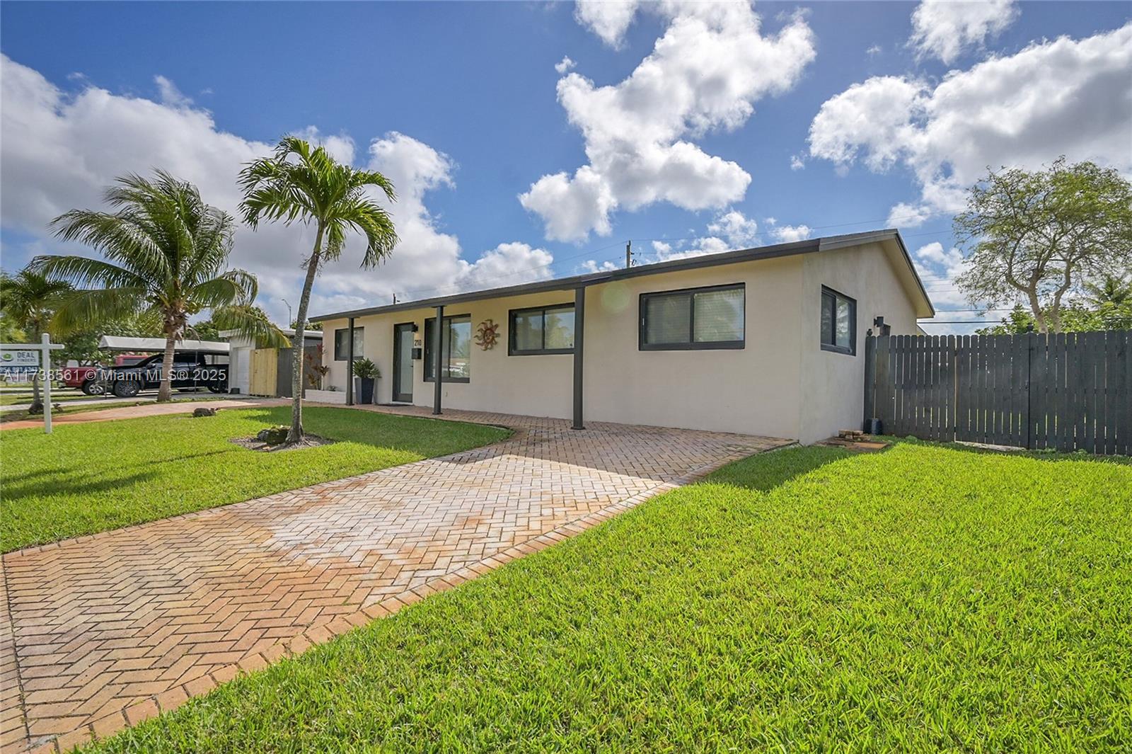 210 NW 40th St, Deerfield Beach, Florida image 3