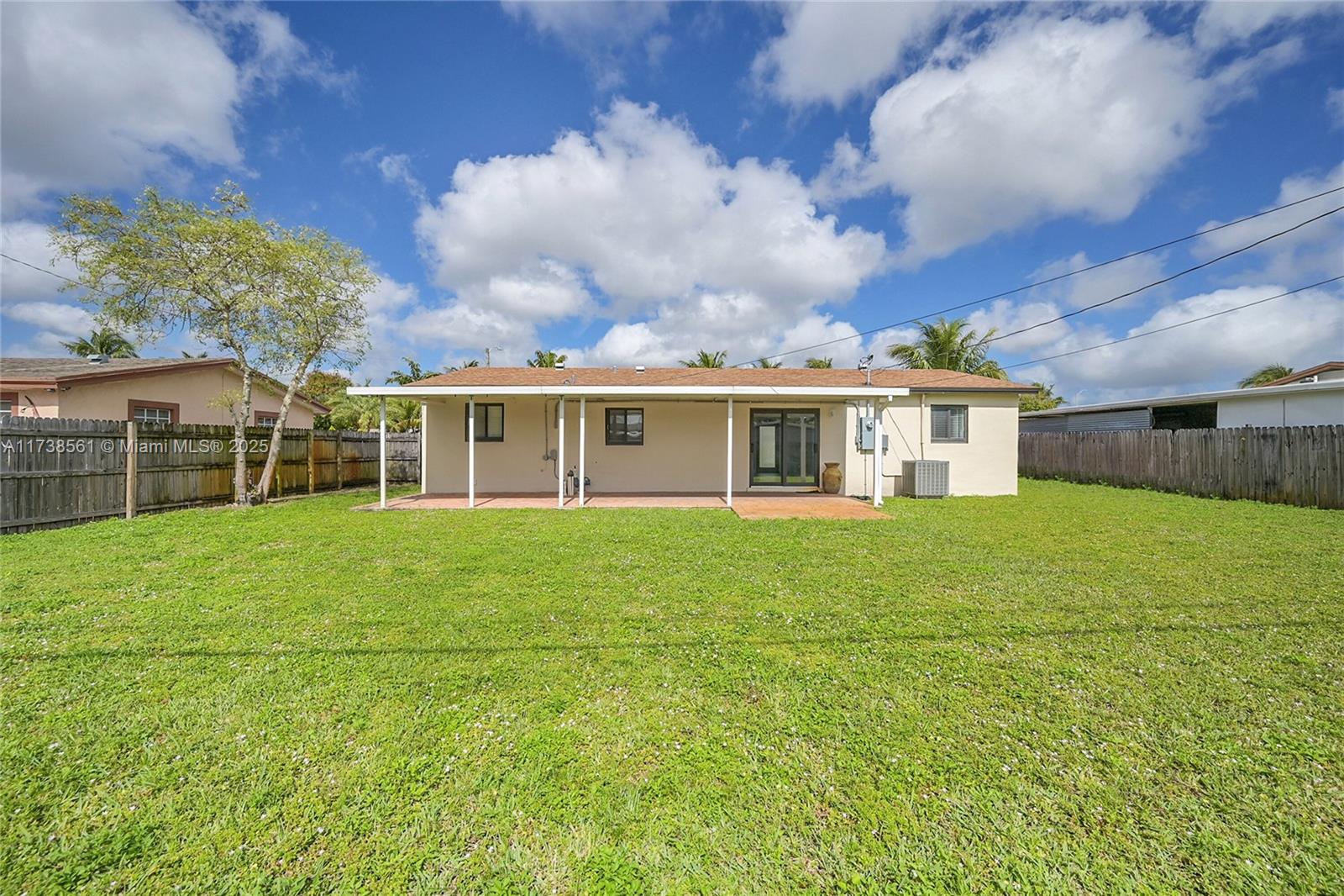 210 NW 40th St, Deerfield Beach, Florida image 33