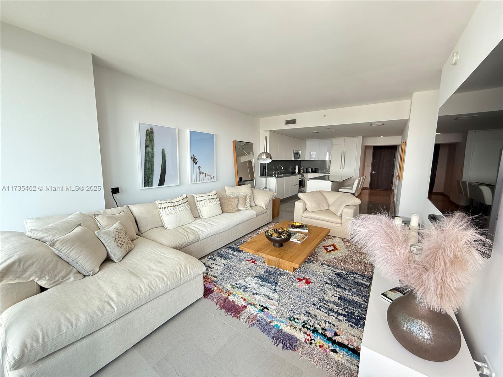 88 SW 7th St #3406, Miami FL 33130