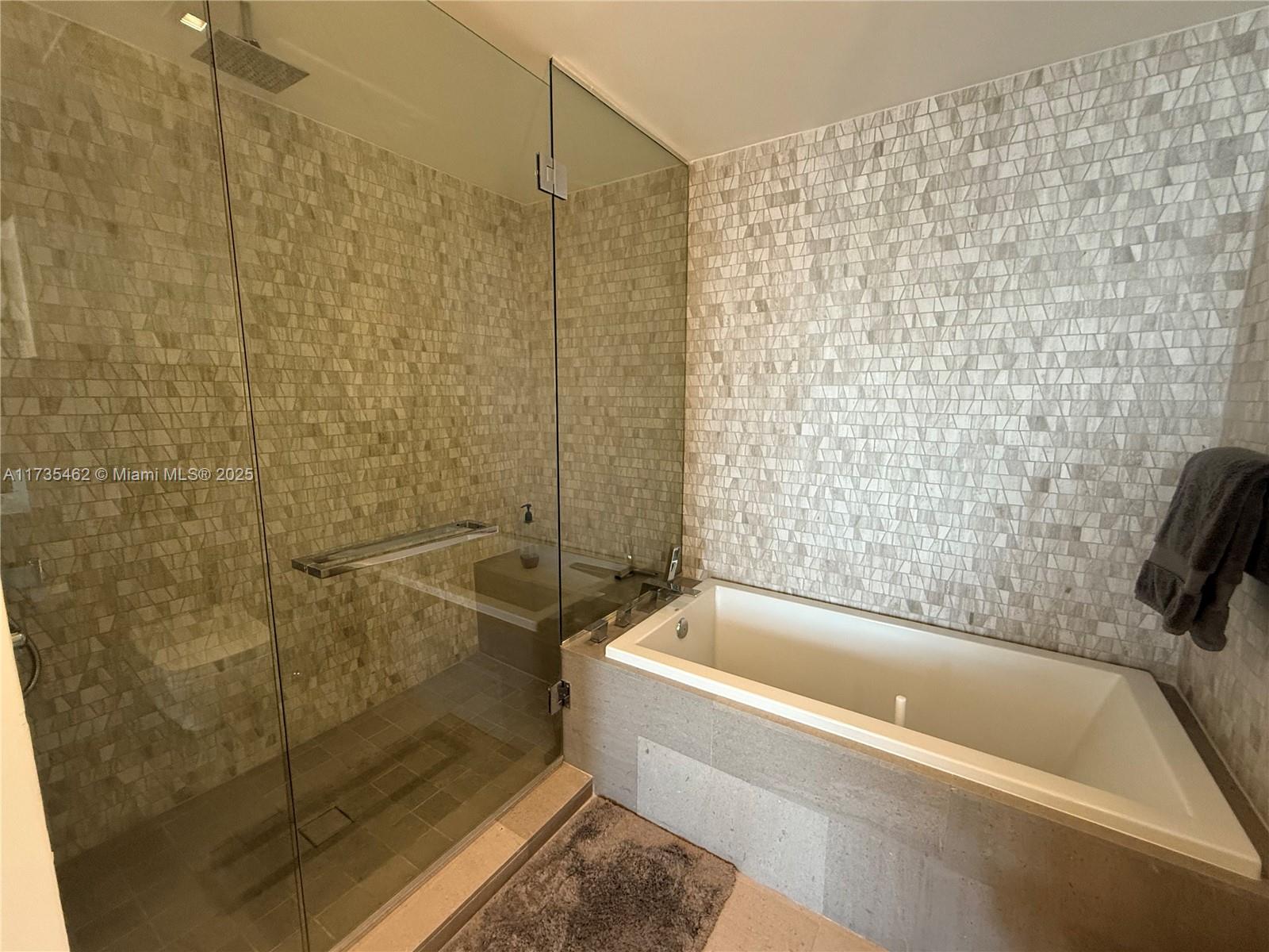 88 SW 7th St #3406, Miami FL 33130