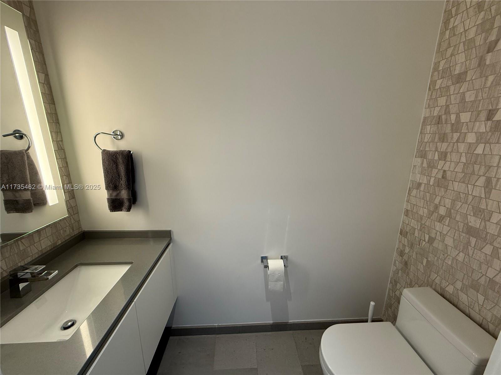 88 SW 7th St #3406, Miami FL 33130