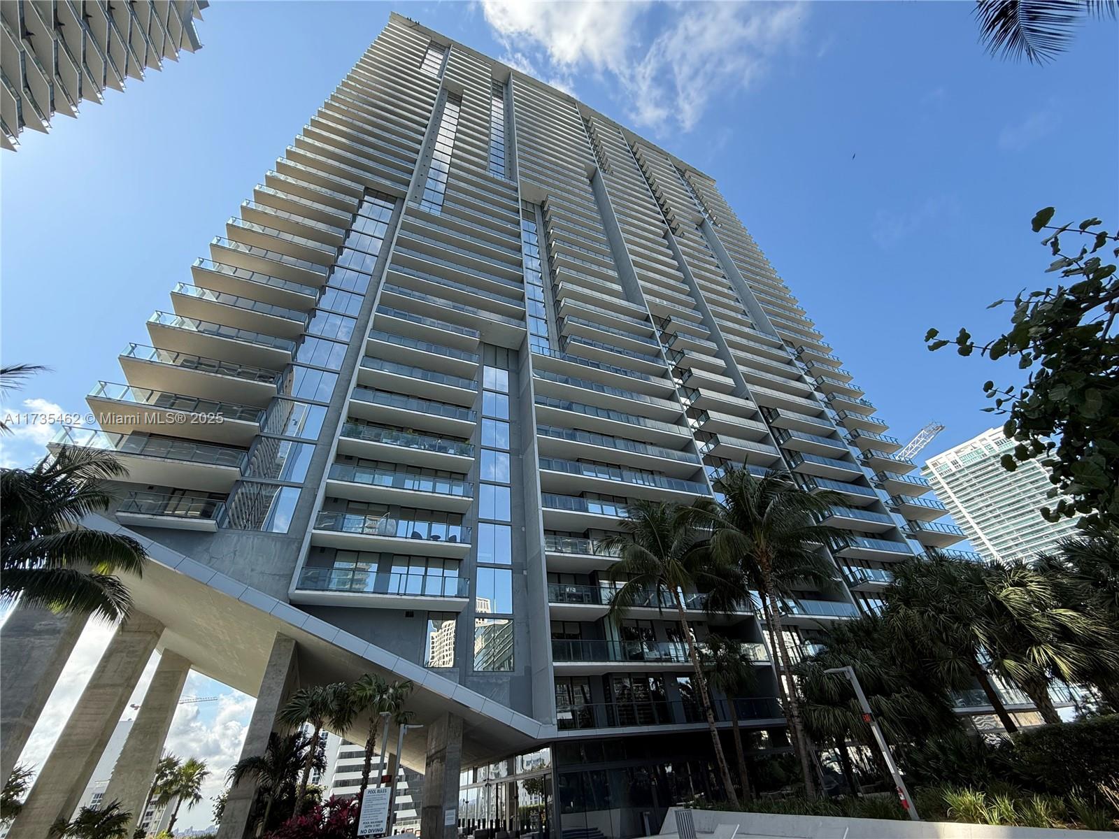 88 SW 7th St #3406, Miami FL 33130