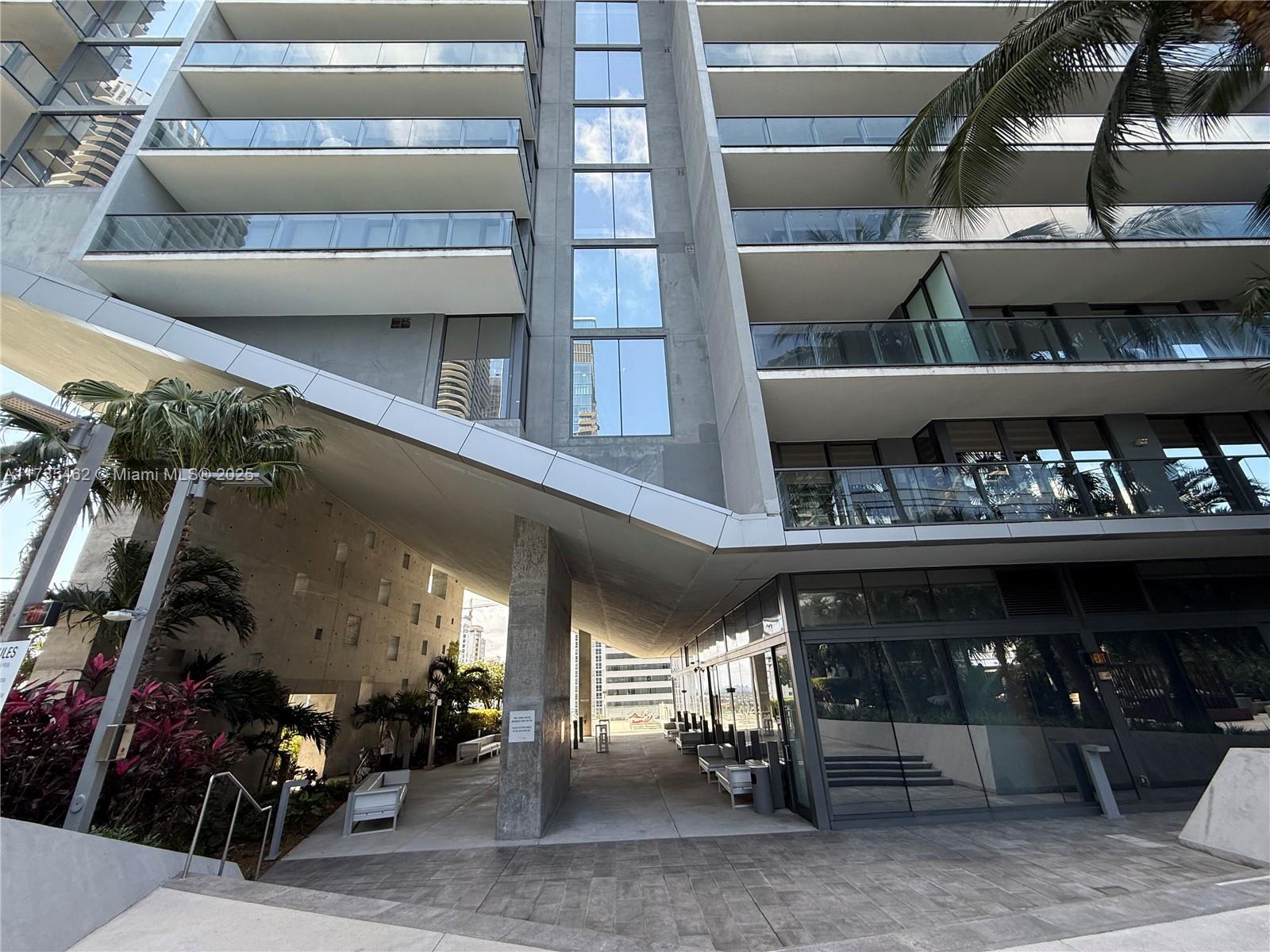88 SW 7th St #3406, Miami FL 33130
