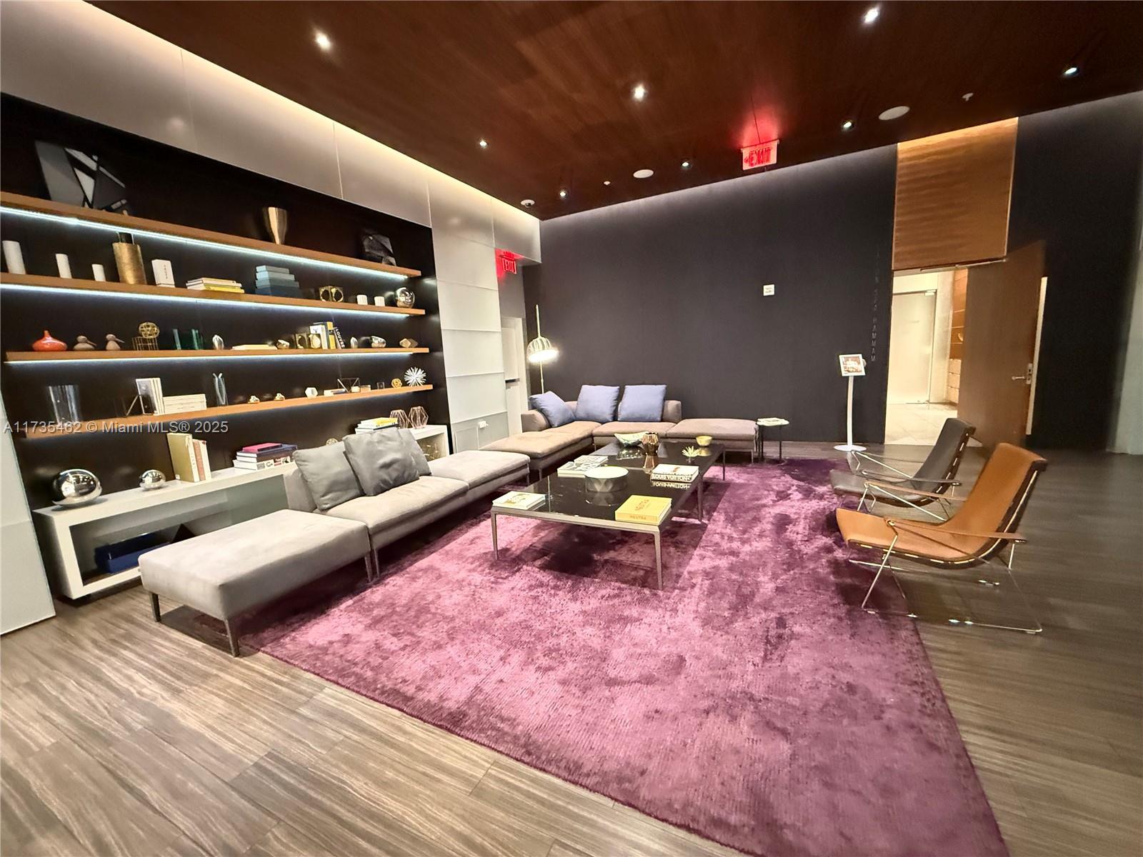 88 SW 7th St #3406, Miami FL 33130