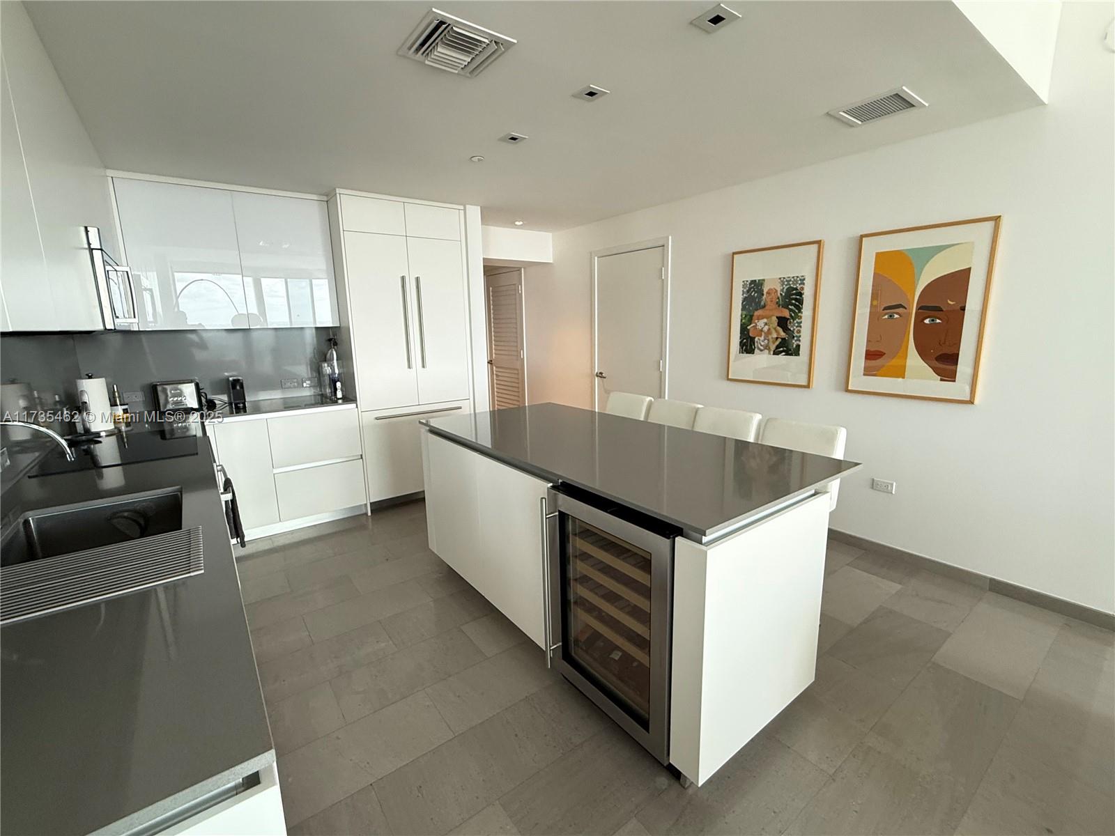 88 SW 7th St #3406, Miami FL 33130