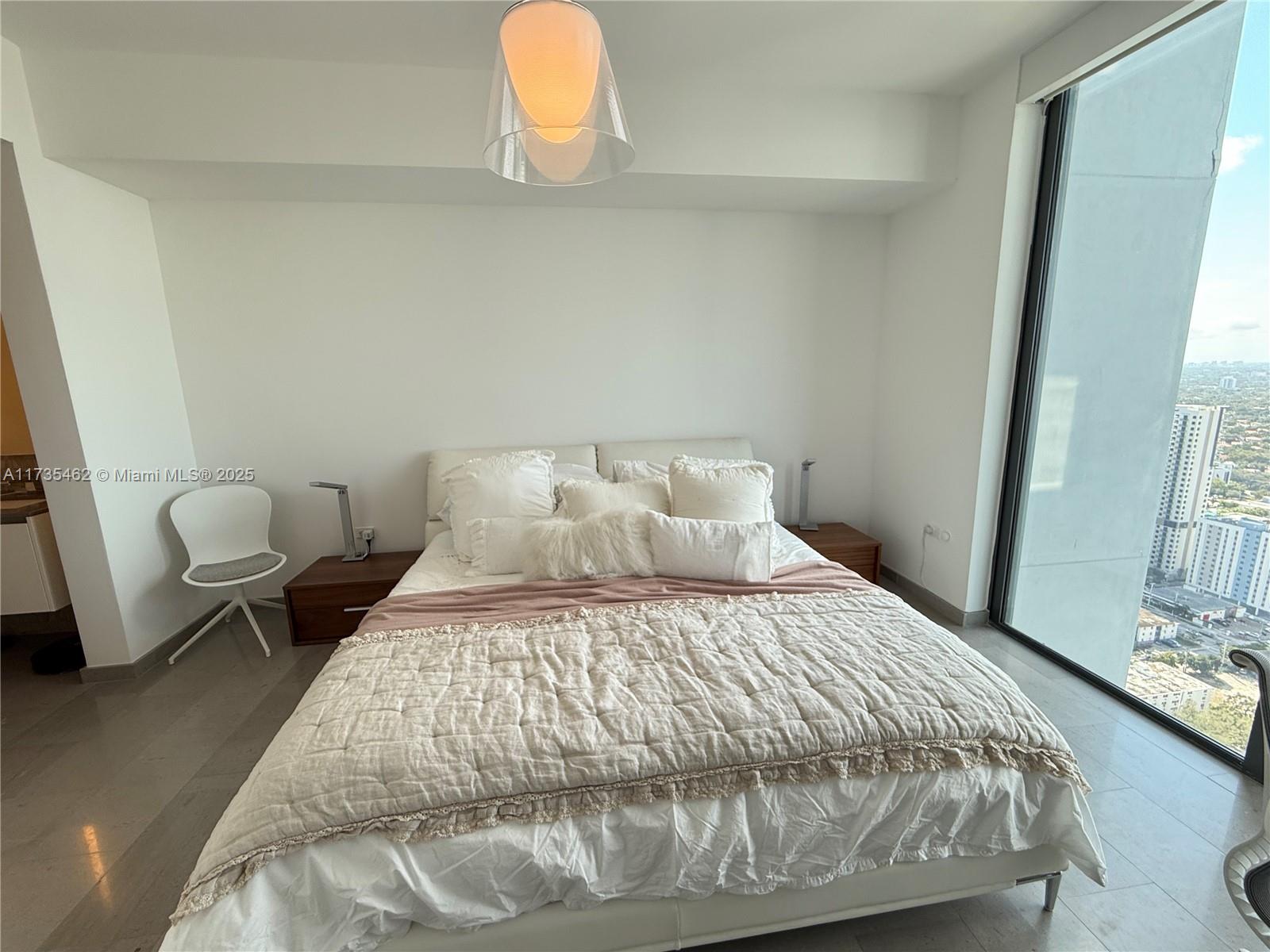 88 SW 7th St #3406, Miami FL 33130