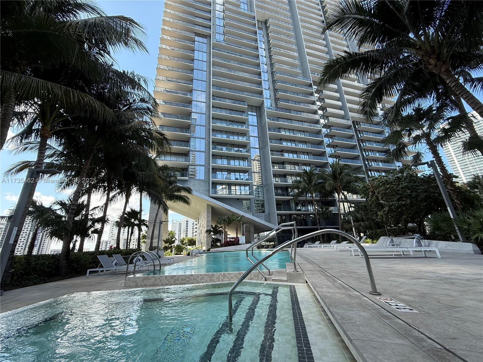 88 SW 7th St #3406, Miami FL 33130