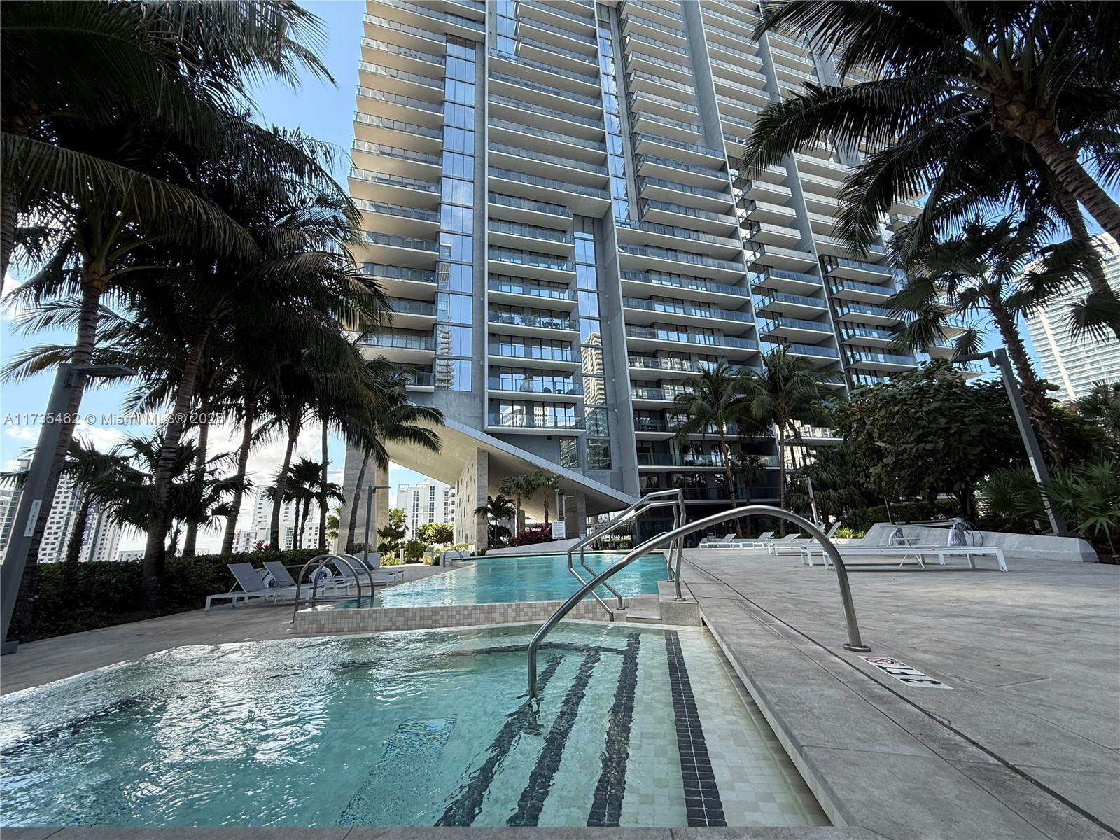88 SW 7th St #3406, Miami FL 33130