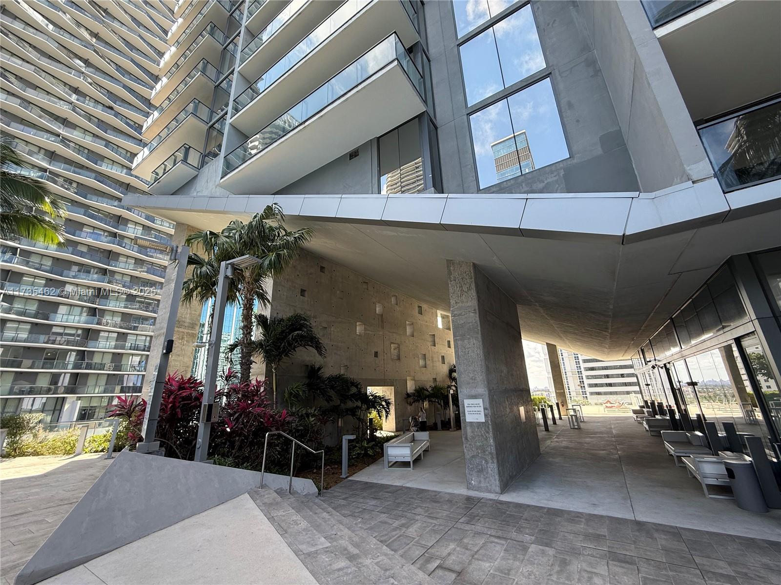 88 SW 7th St #3406, Miami FL 33130