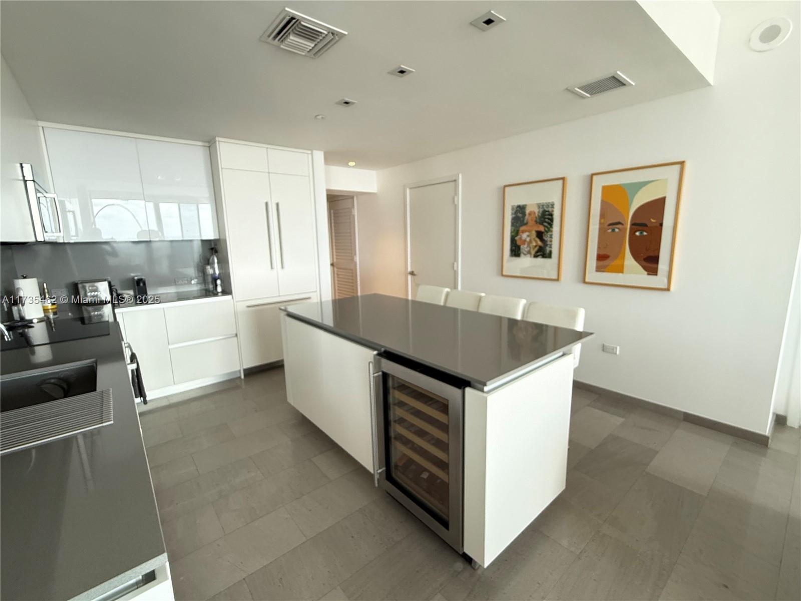 88 SW 7th St #3406, Miami FL 33130